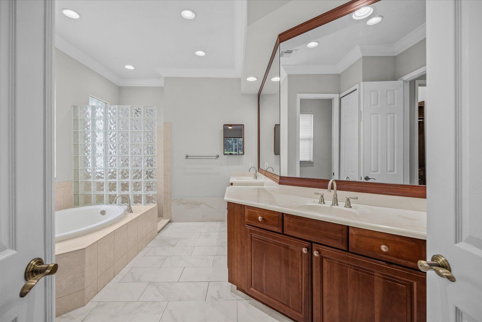 8824 Champions Way Property Photo 16