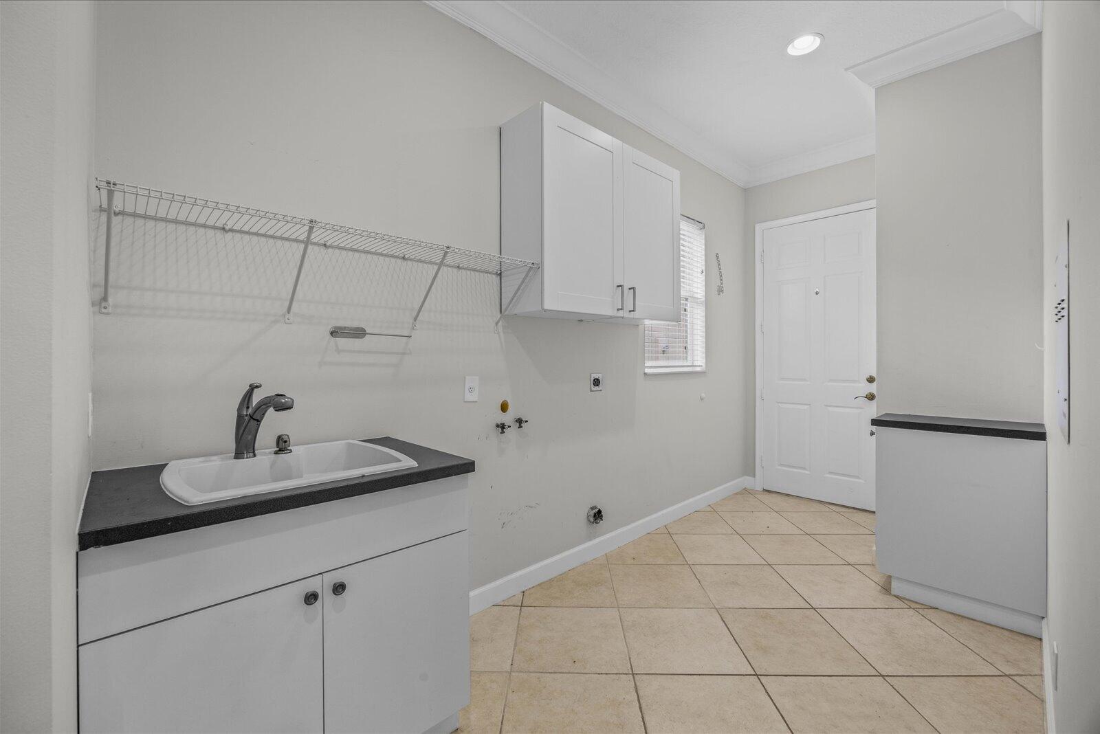 8824 Champions Way Property Photo 27