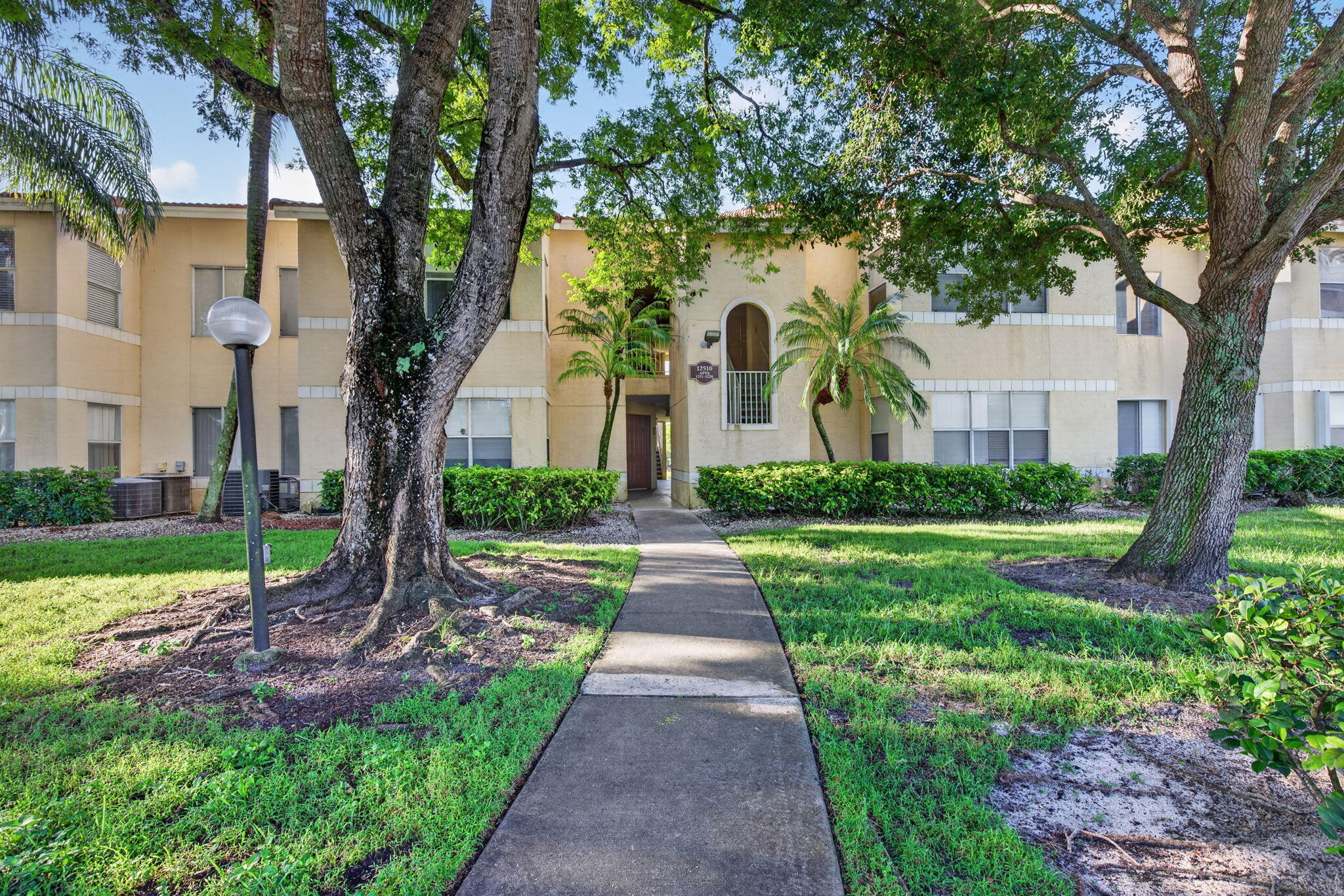 12510 Vista Isles Drive 1212 Property Photo 1
