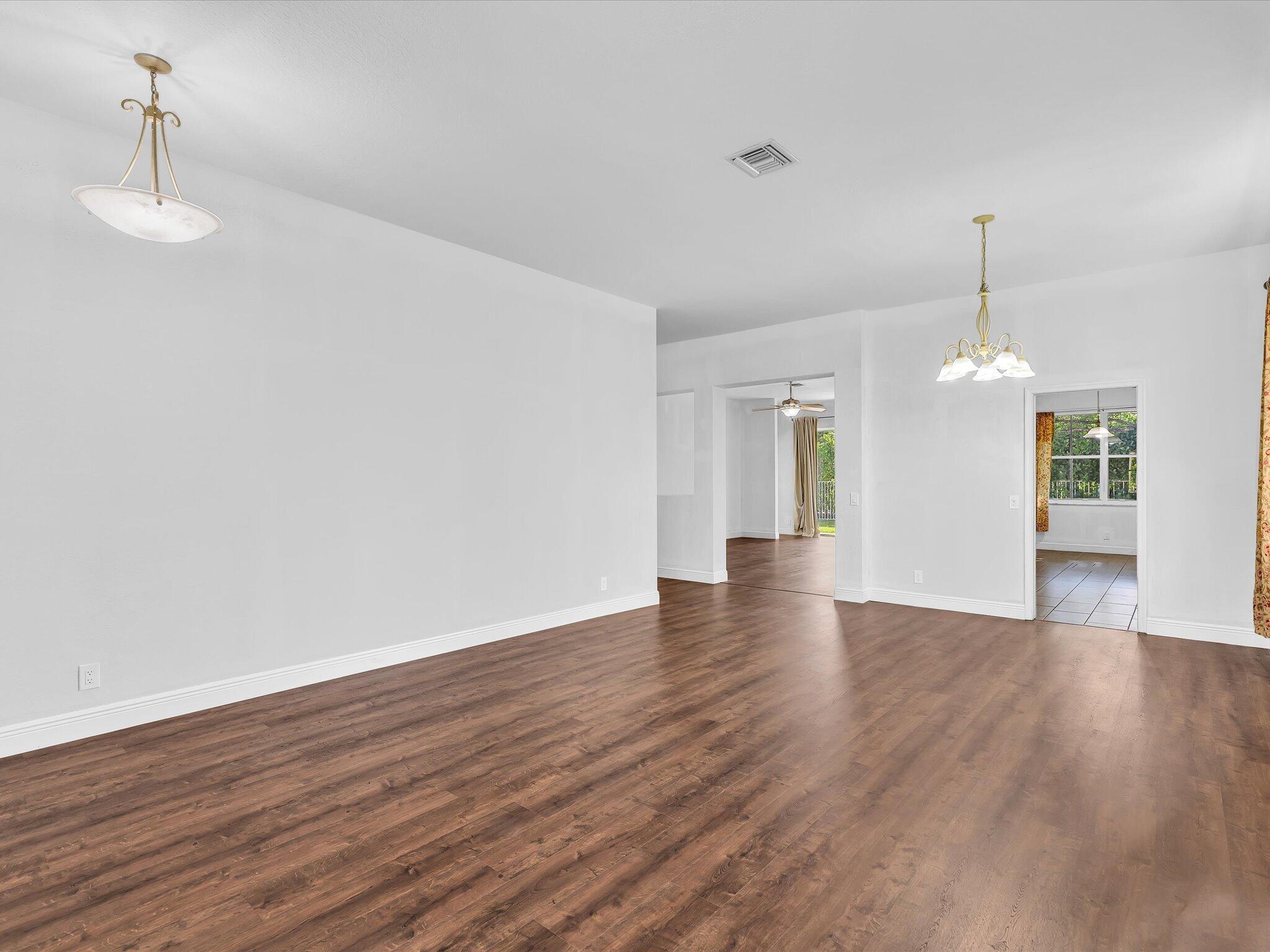 1125 Sunflower Circle Property Photo 5