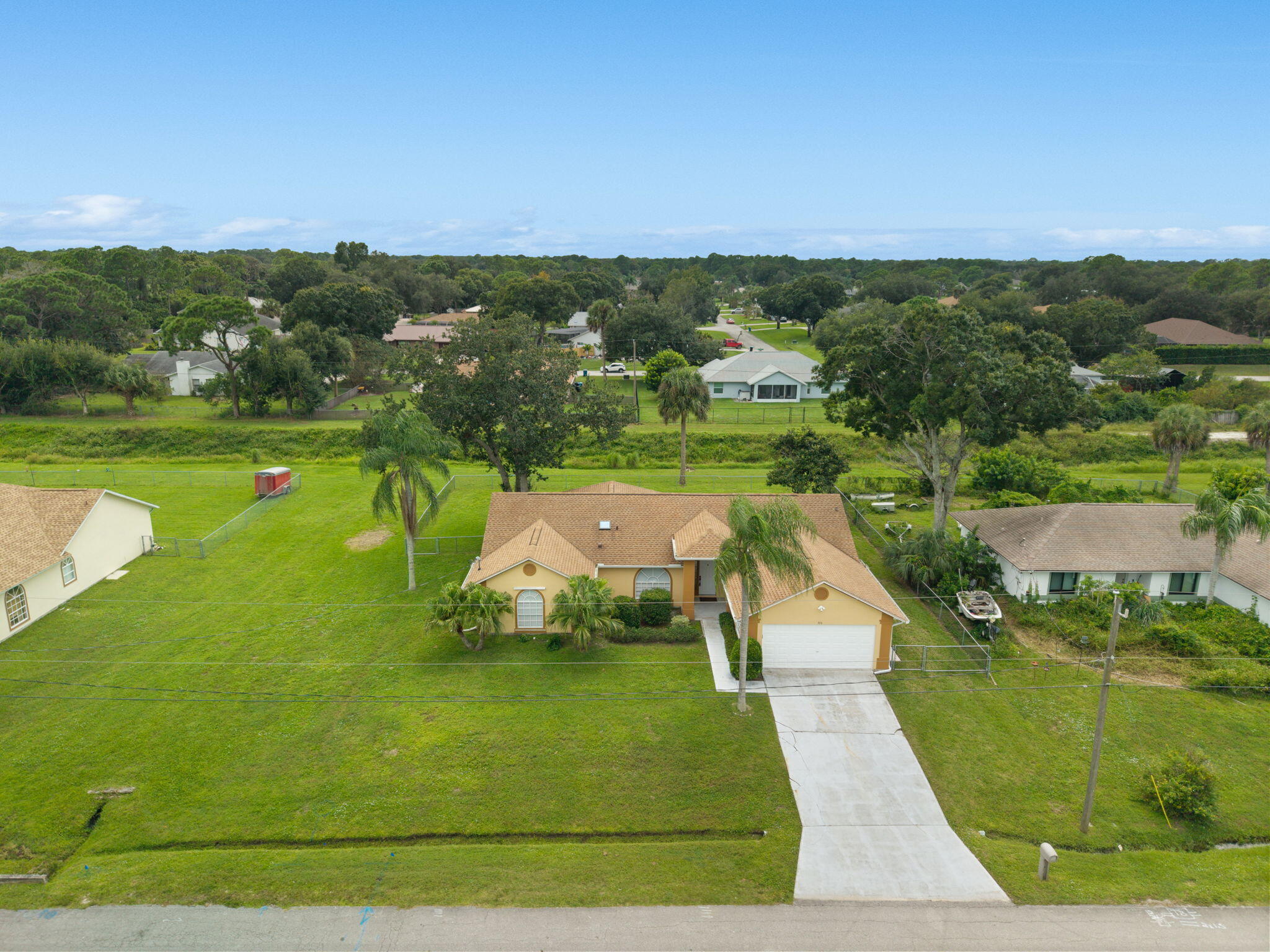 370 Carol Drive Ne Property Photo 1