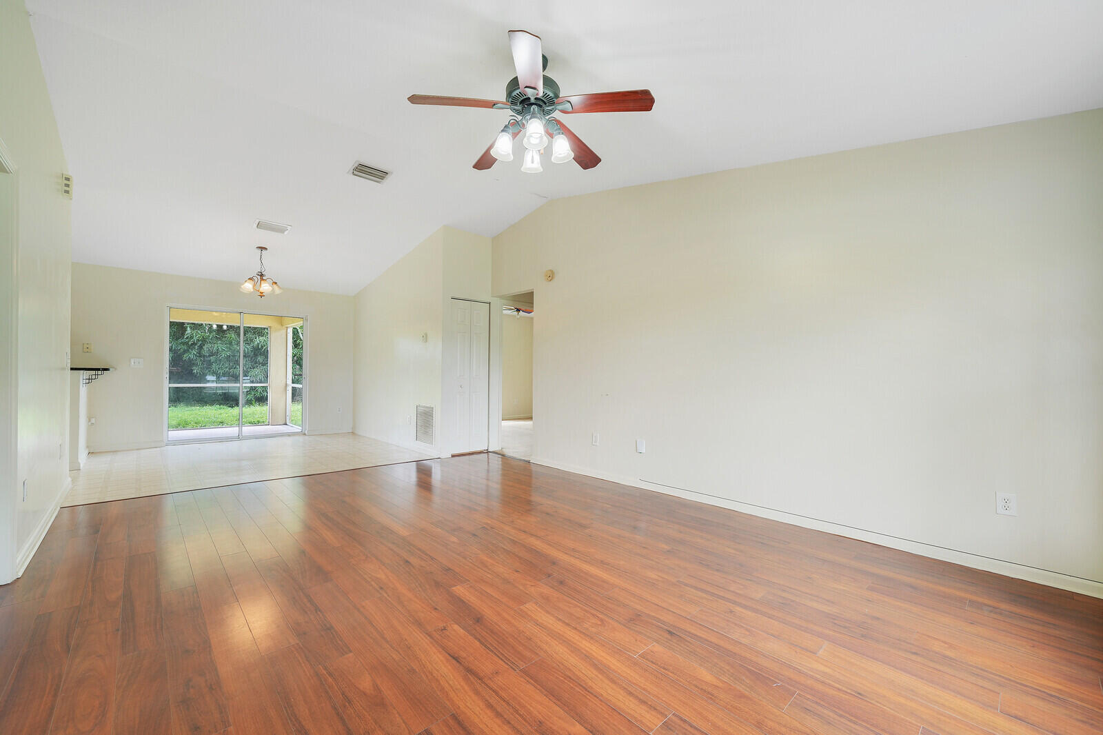 13172 Orange Boulevard Property Photo 8