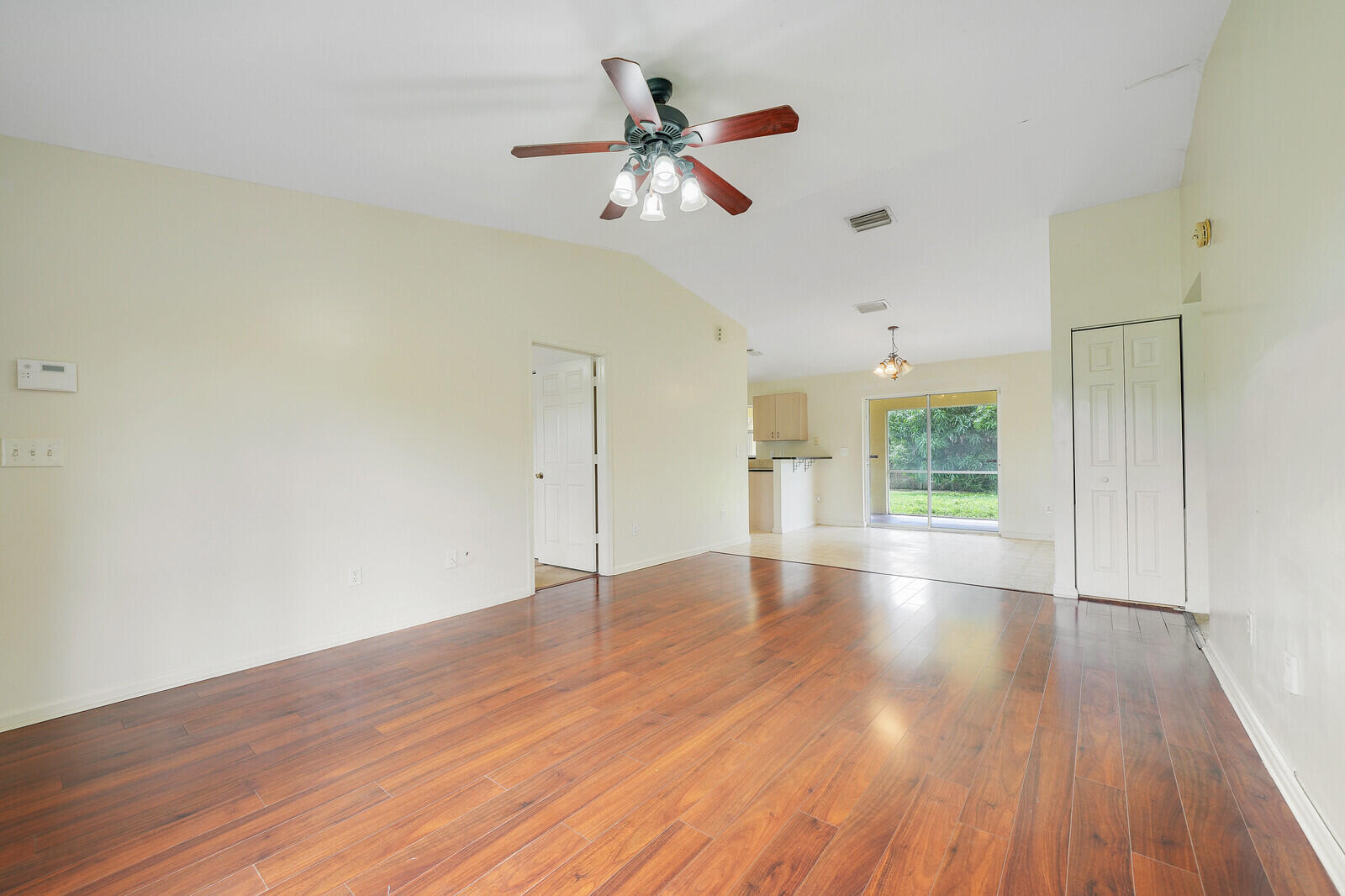 13172 Orange Boulevard Property Photo 9