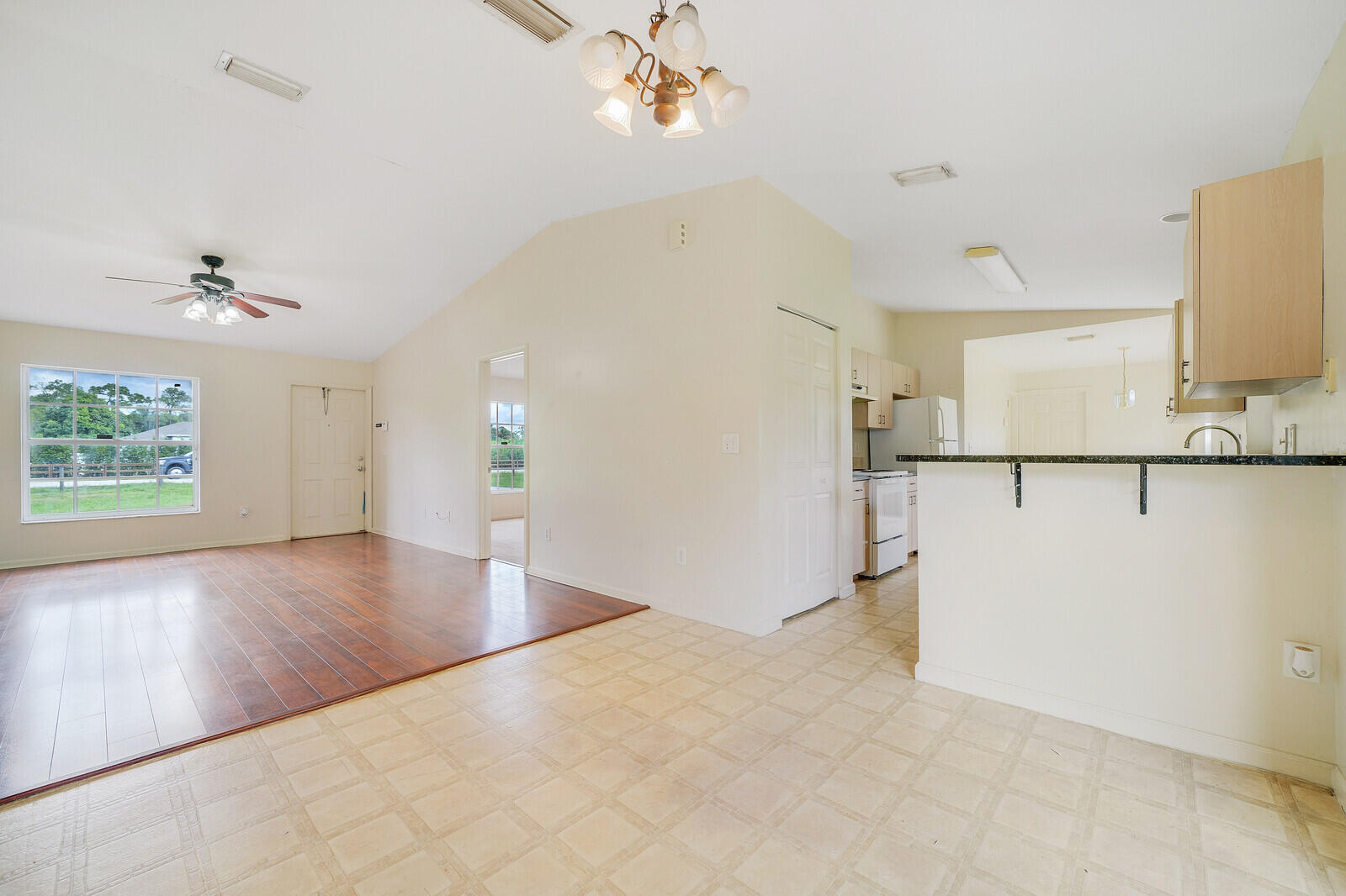 13172 Orange Boulevard Property Photo 10