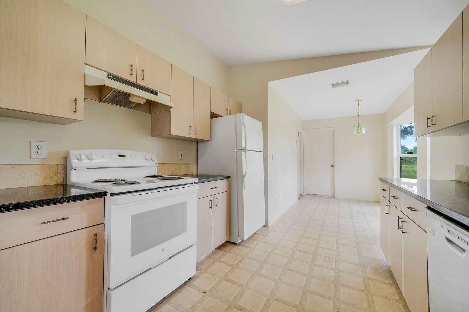 13172 Orange Boulevard Property Photo 13