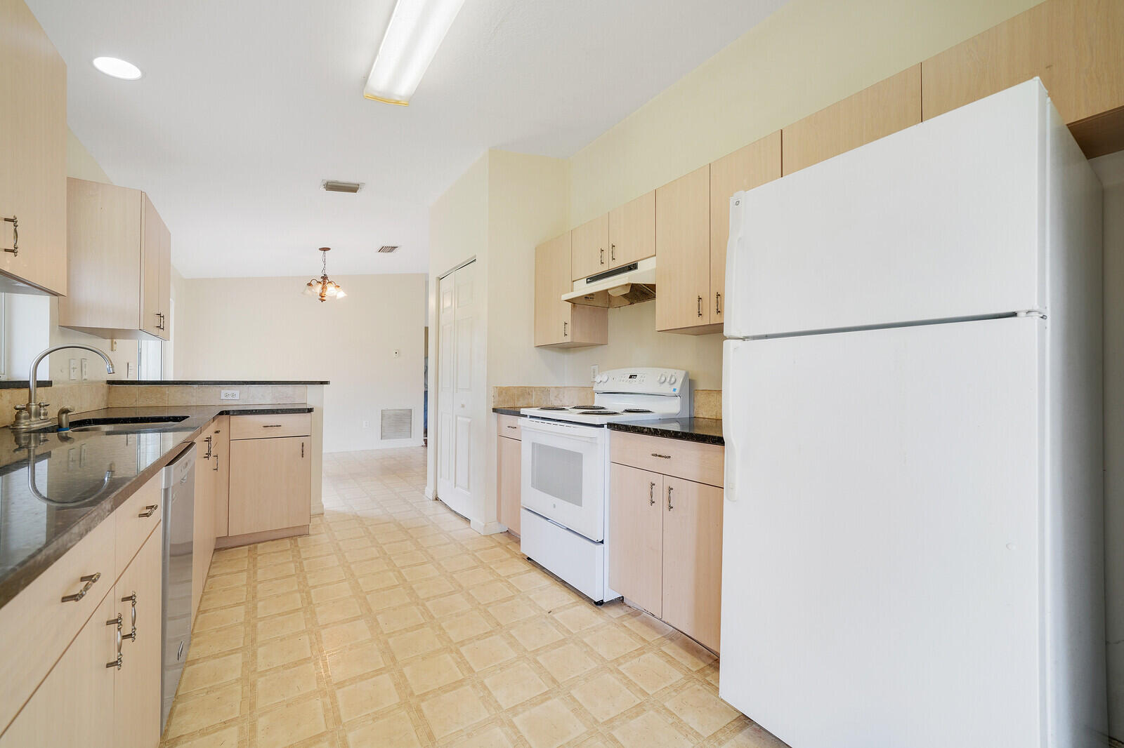 13172 Orange Boulevard Property Photo 14