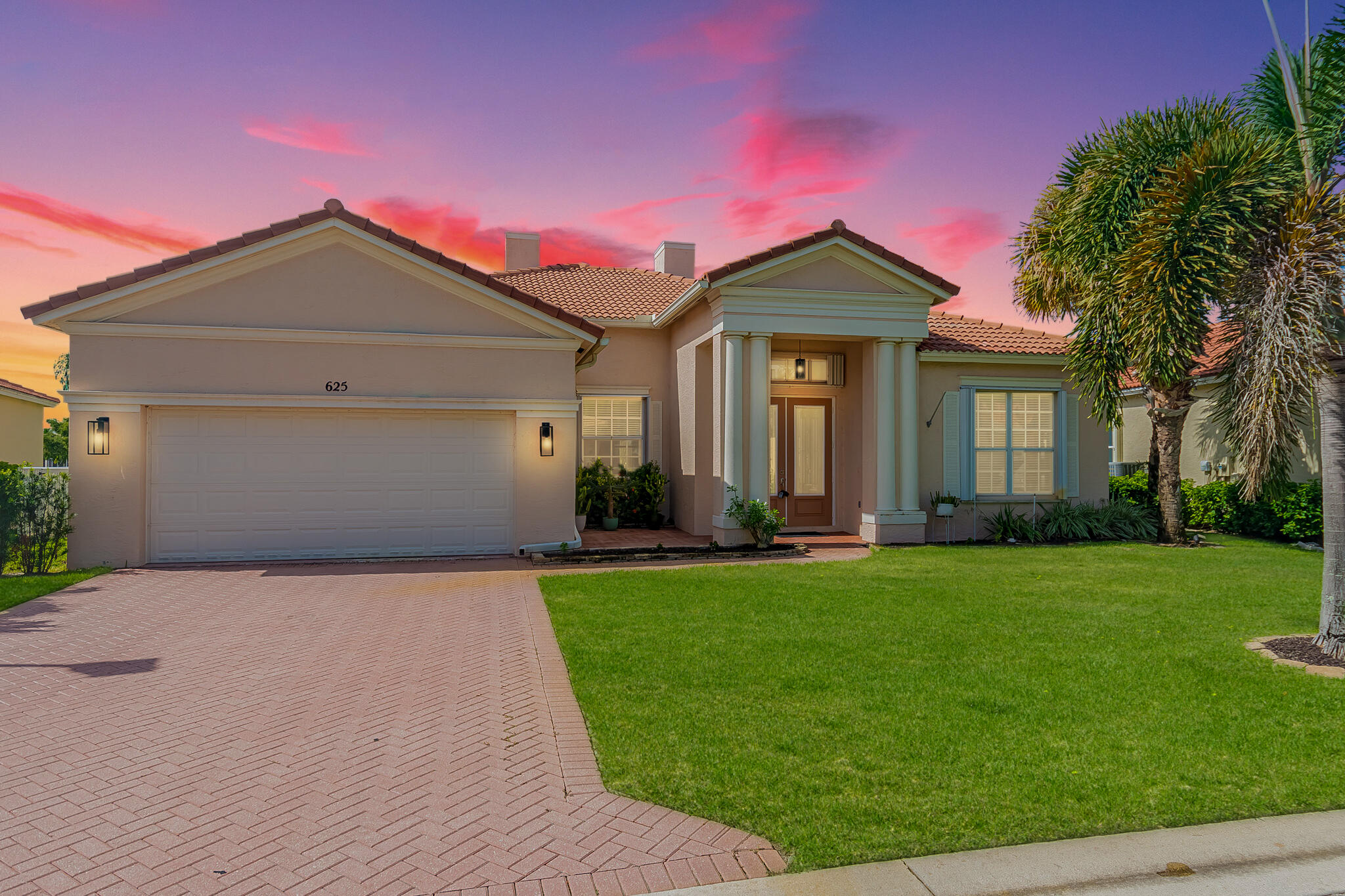 625 Sw Long Key Court Property Photo 1