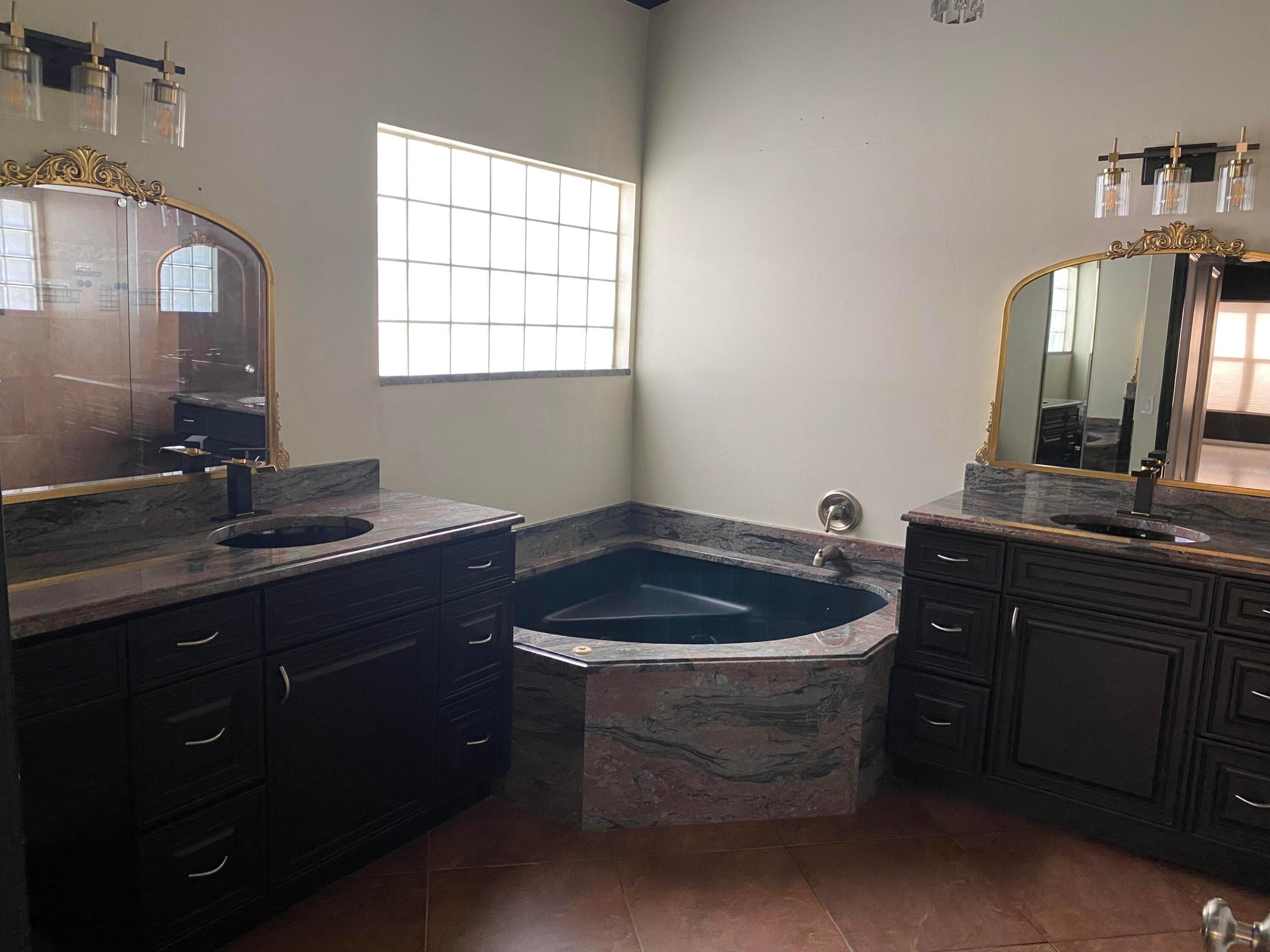 6330 Harbour Oak Drive Property Photo 8