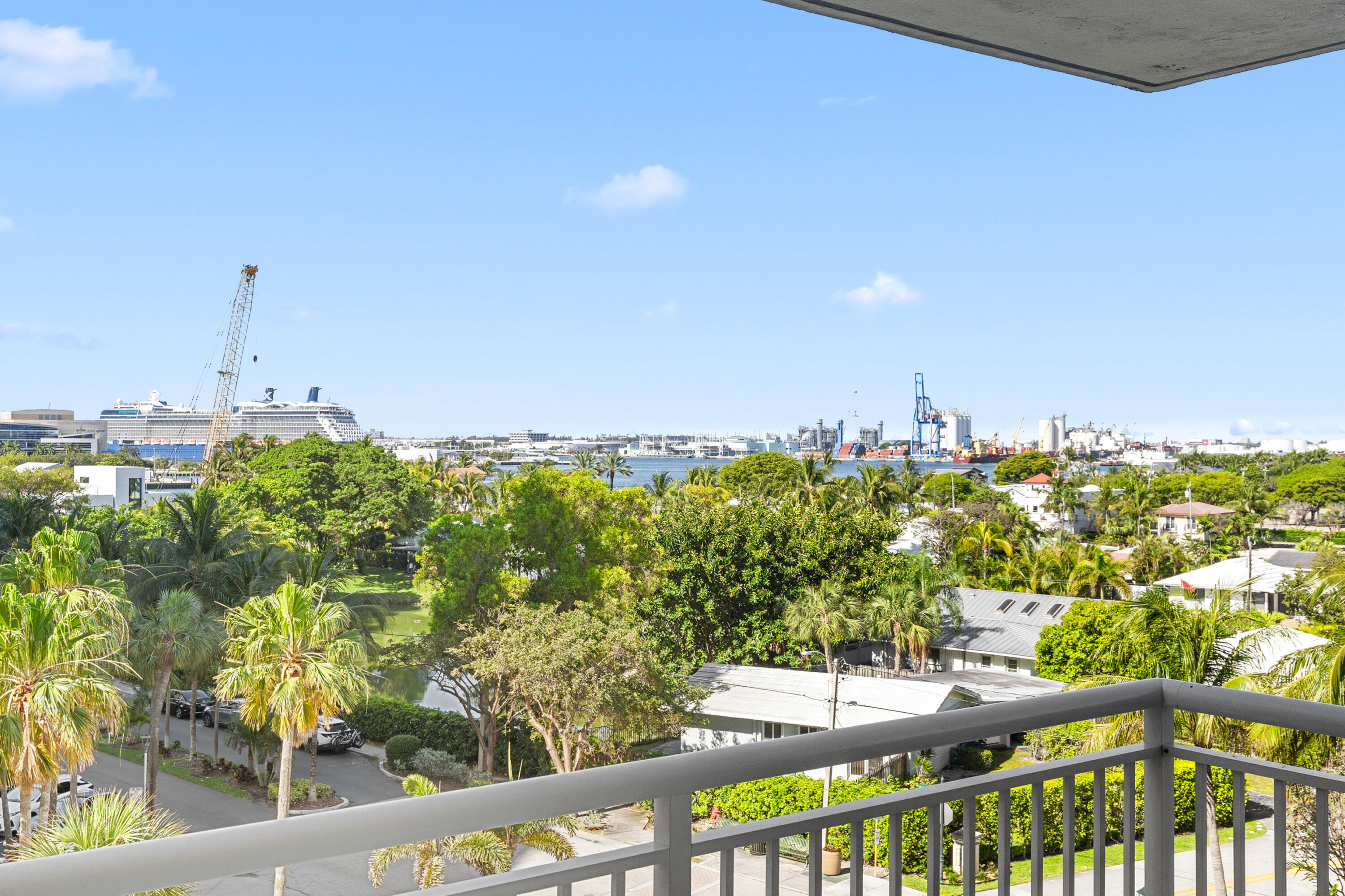 1920 S Ocean Drive 611 Property Photo 4