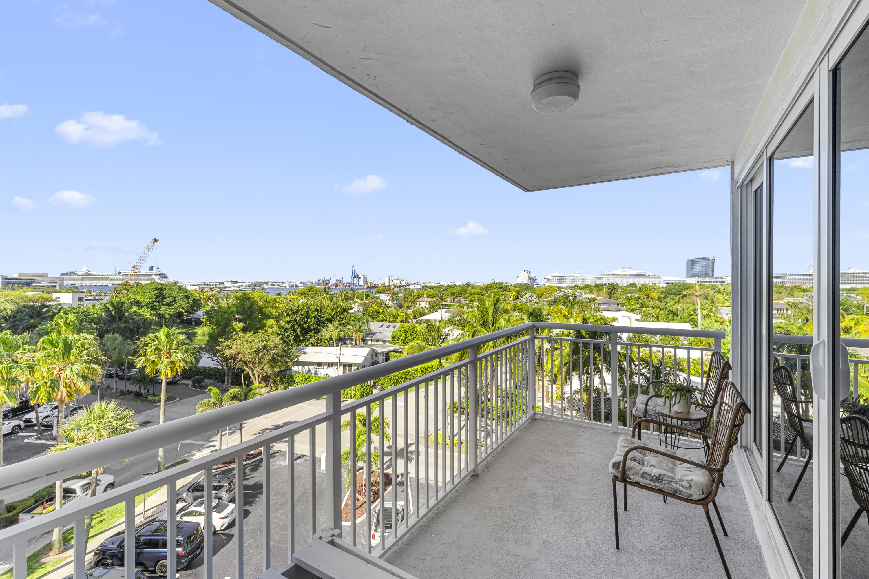 1920 S Ocean Drive 611 Property Photo 9