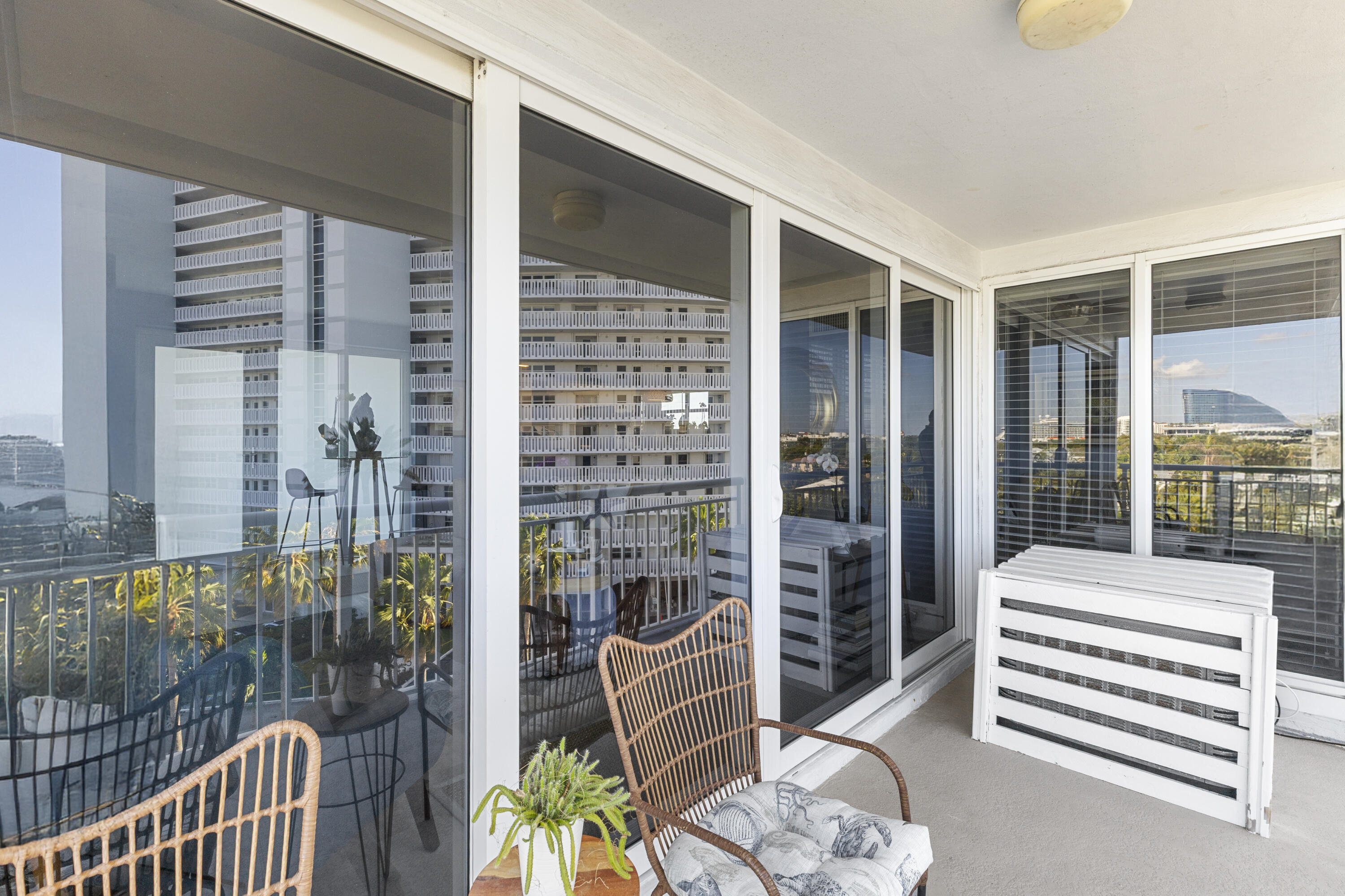 1920 S Ocean Drive 611 Property Photo 10
