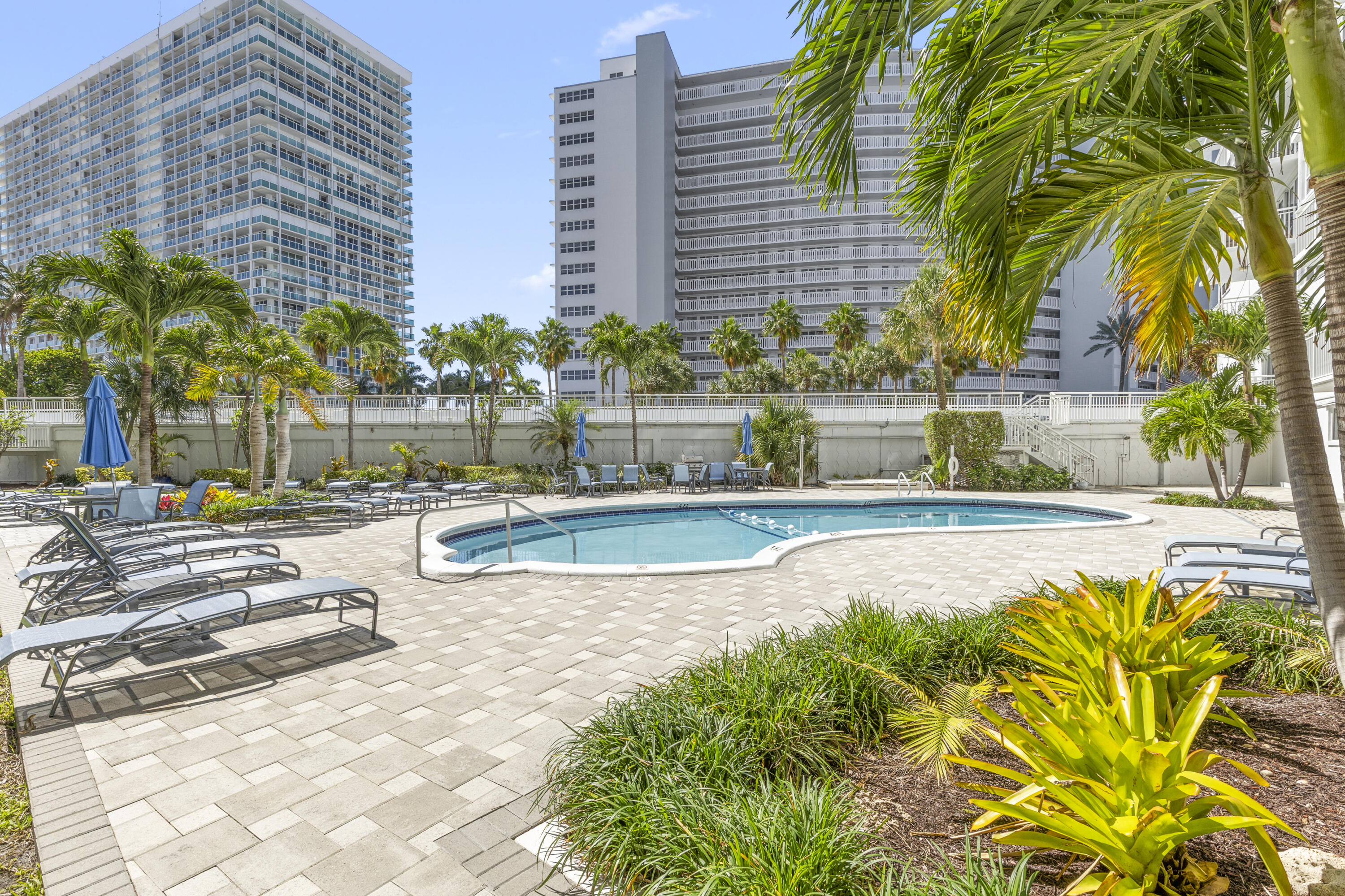 1920 S Ocean Drive 611 Property Photo 28