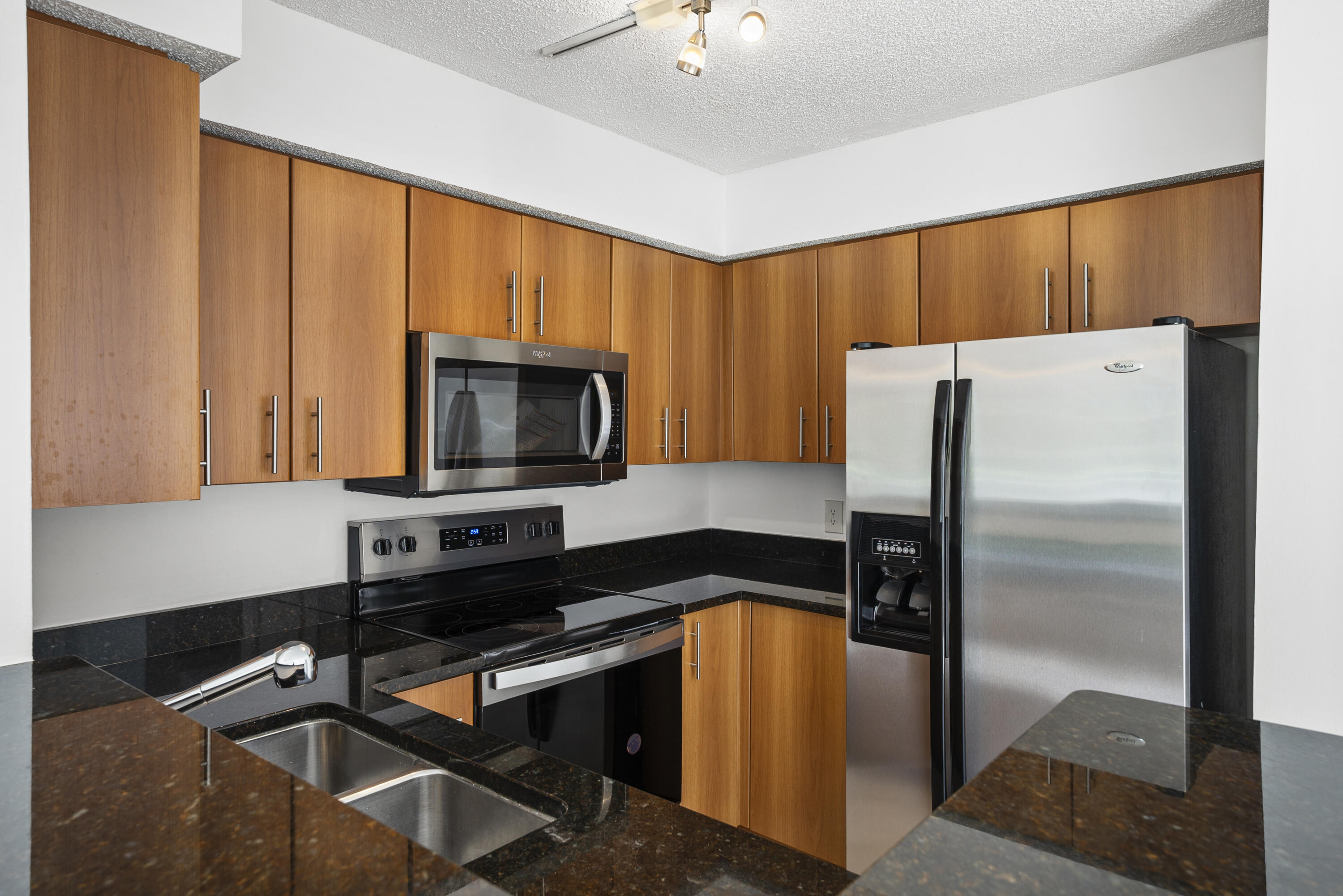 1001 Crystal Way O Property Photo 6