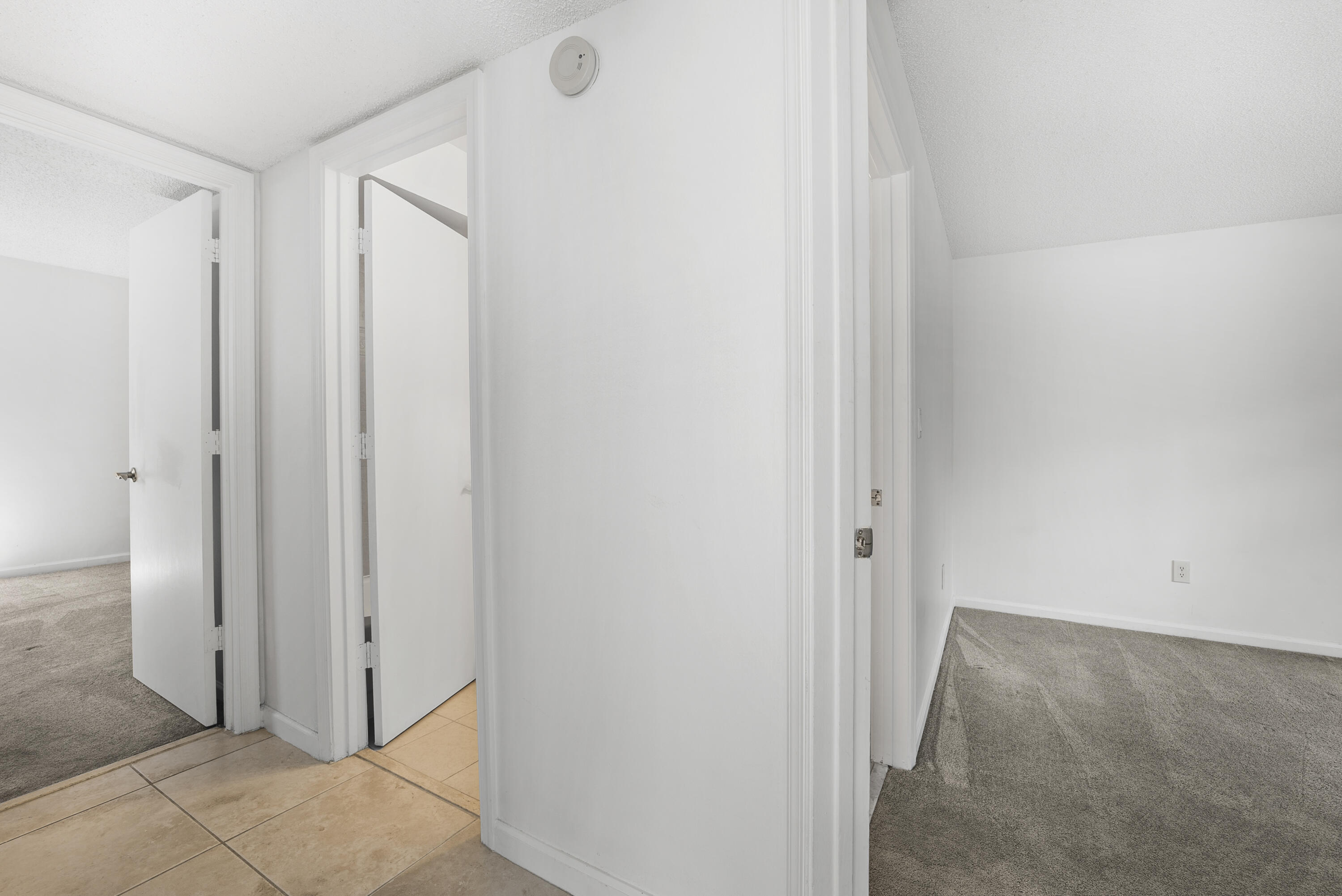 1001 Crystal Way O Property Photo 10