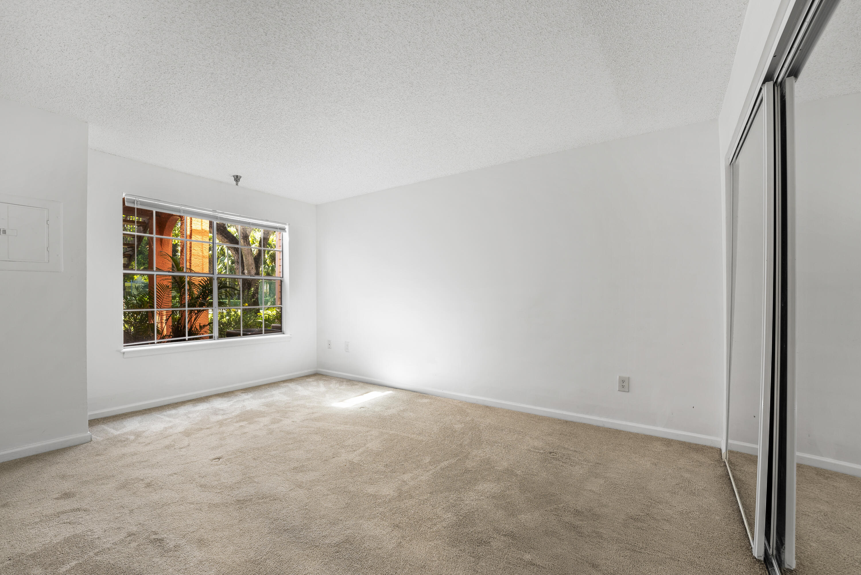 1001 Crystal Way O Property Photo 16