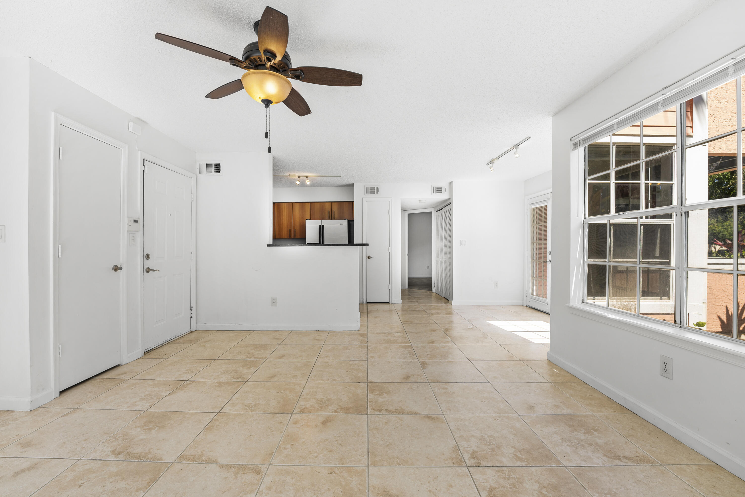 1001 Crystal Way O Property Photo 21