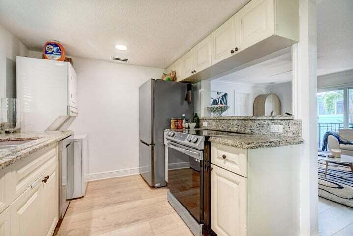 45 Se 7th Avenue Property Photo 7