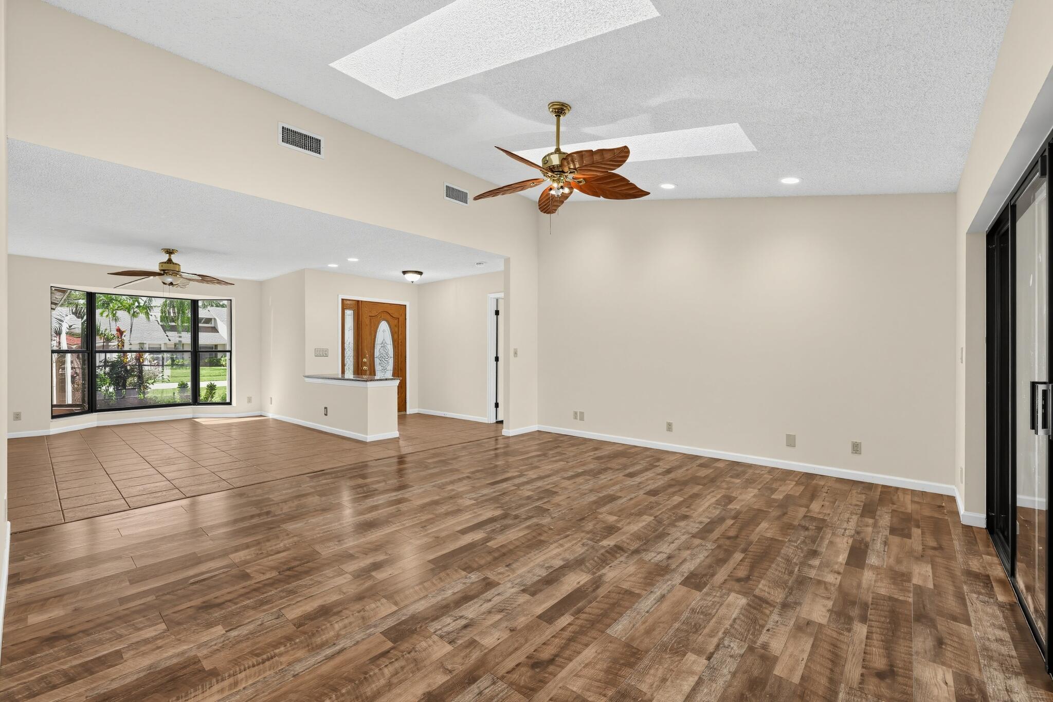 835 Ivy Drive Property Photo 8