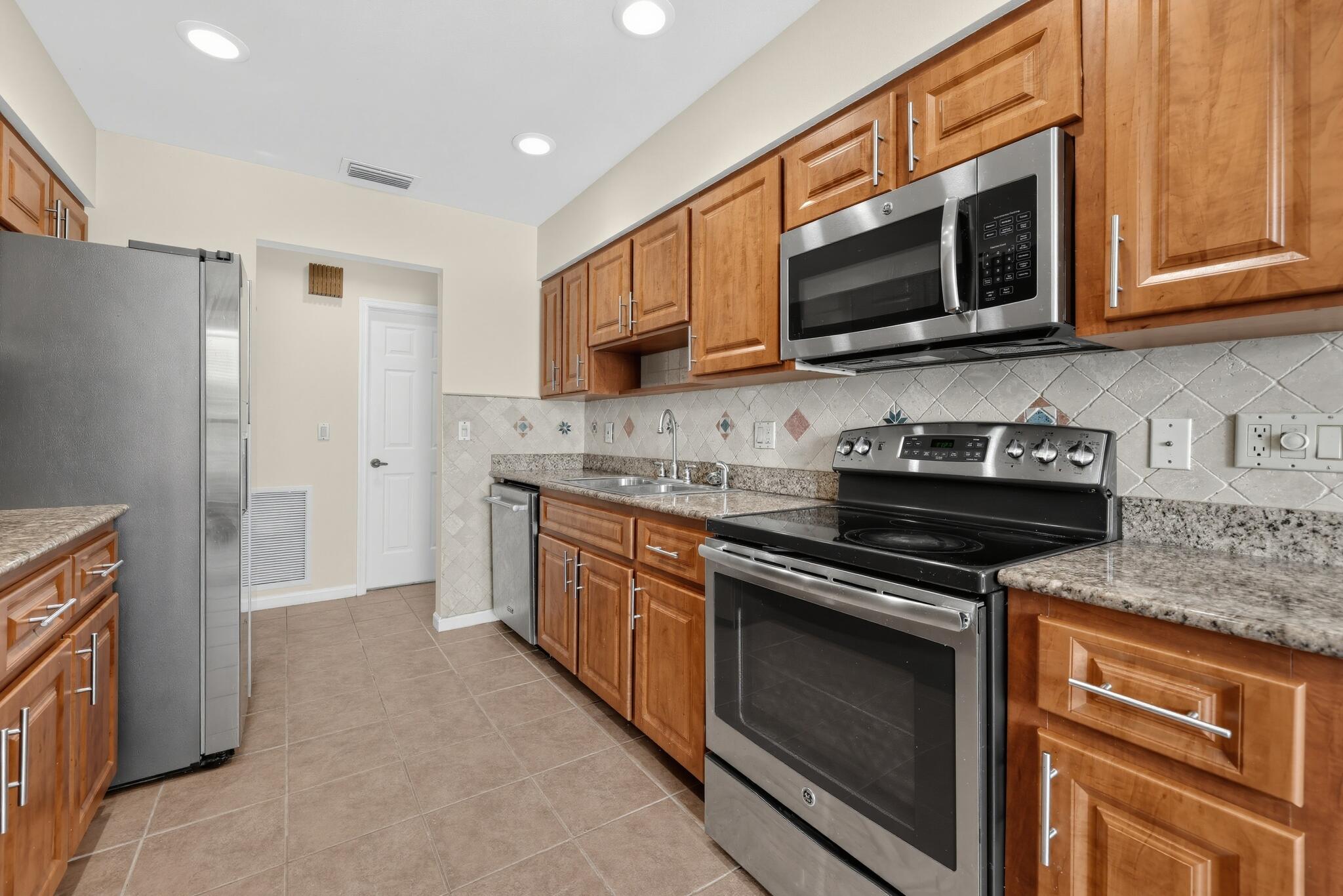 835 Ivy Drive Property Photo 12