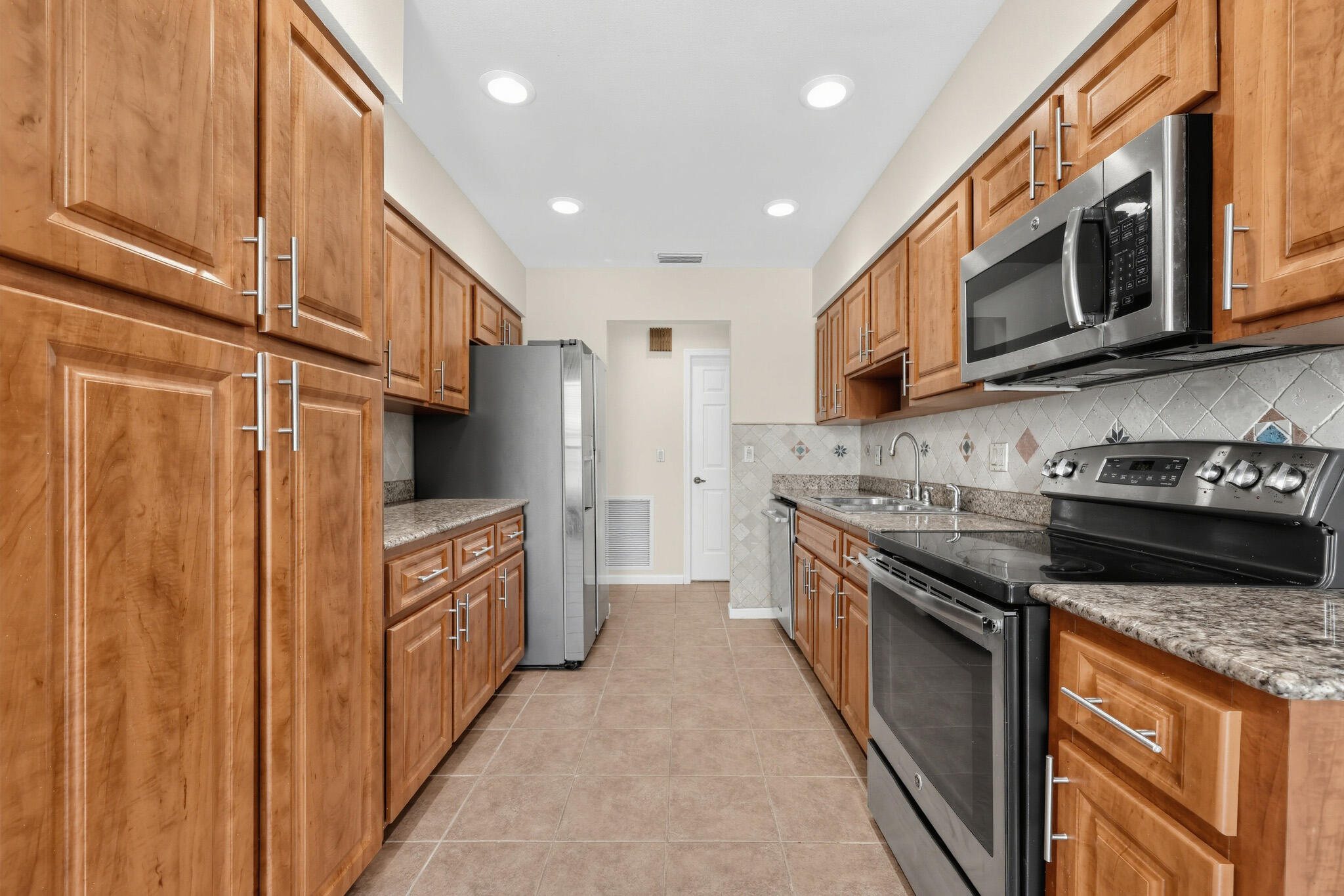 835 Ivy Drive Property Photo 14