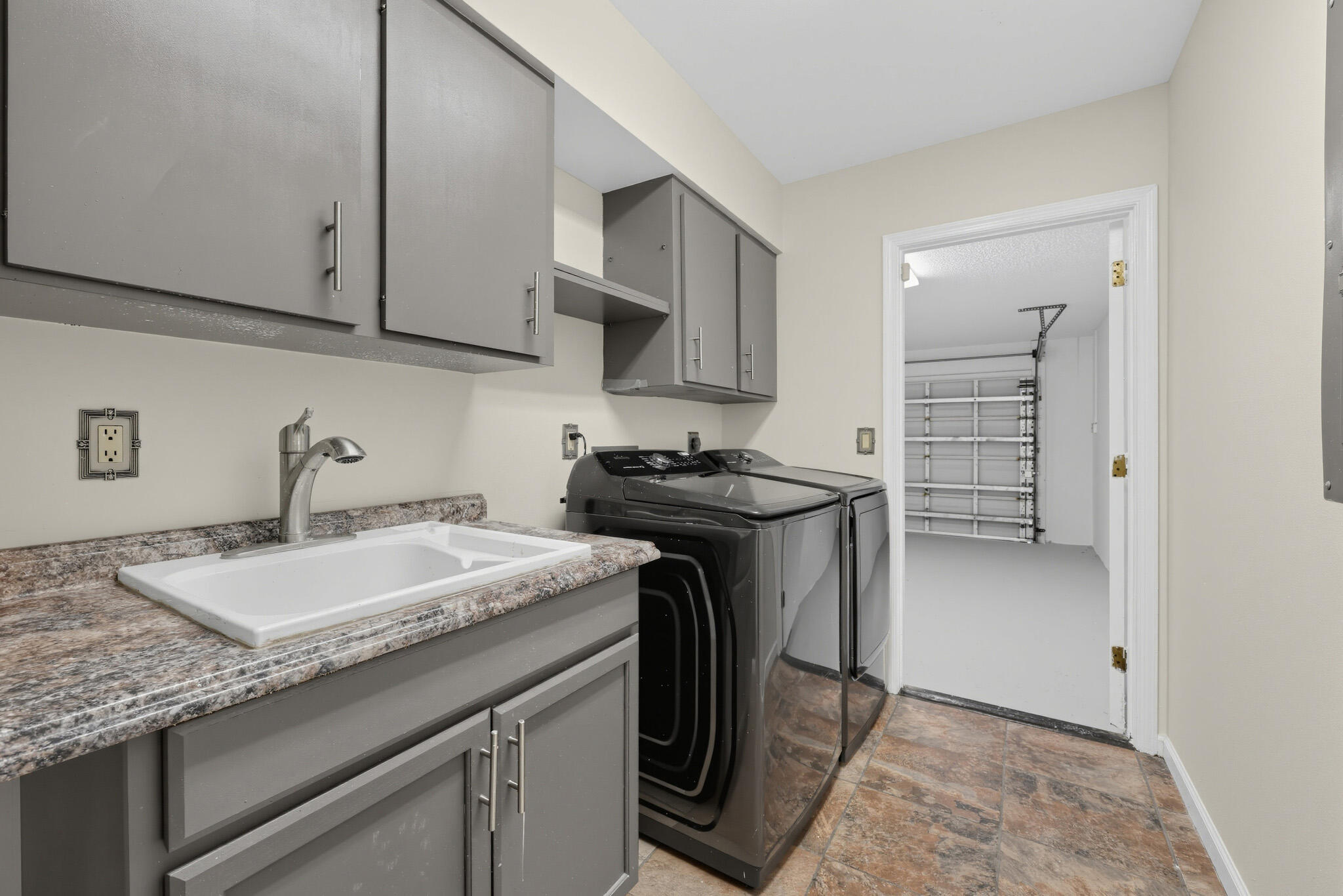 835 Ivy Drive Property Photo 30