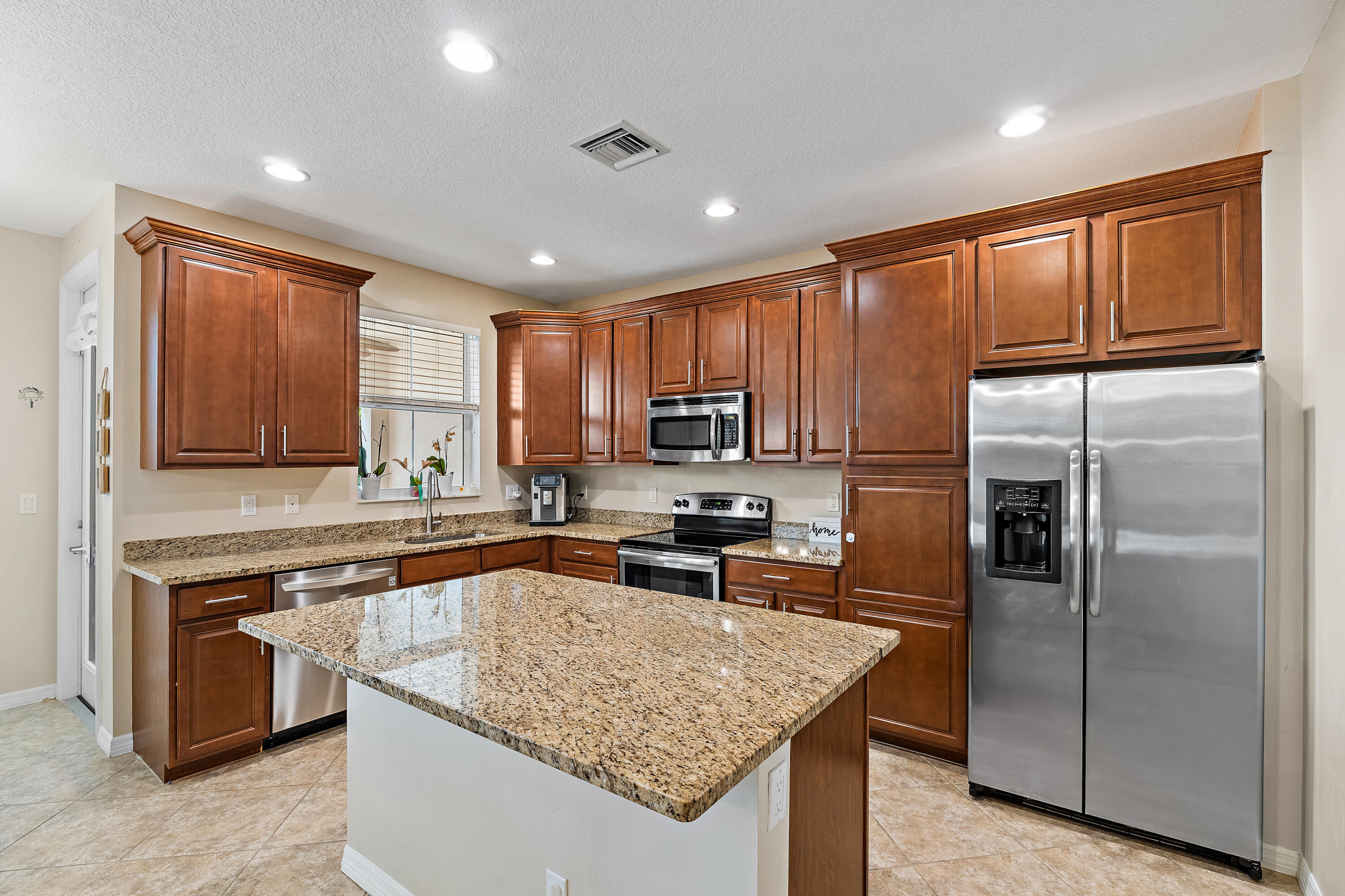 4677 Mediterranean Circle Property Photo 8