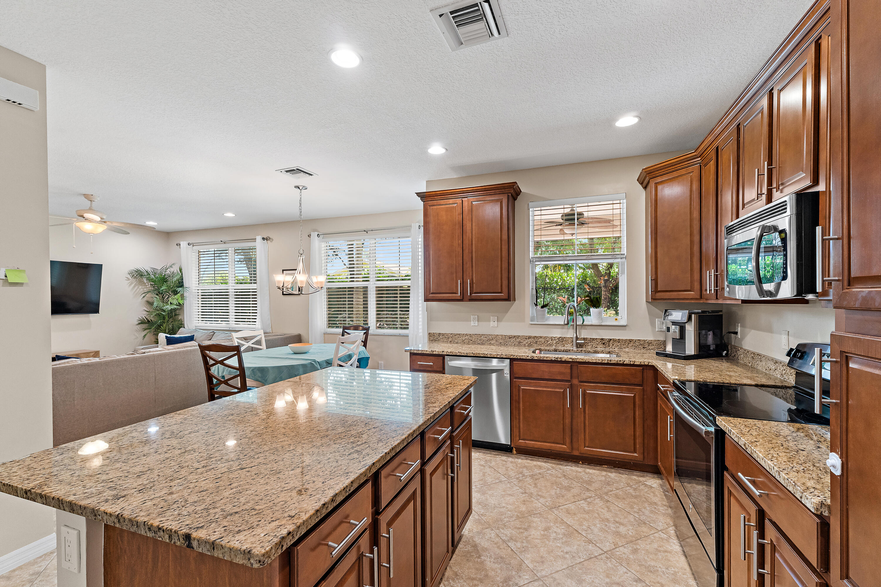 4677 Mediterranean Circle Property Photo 10