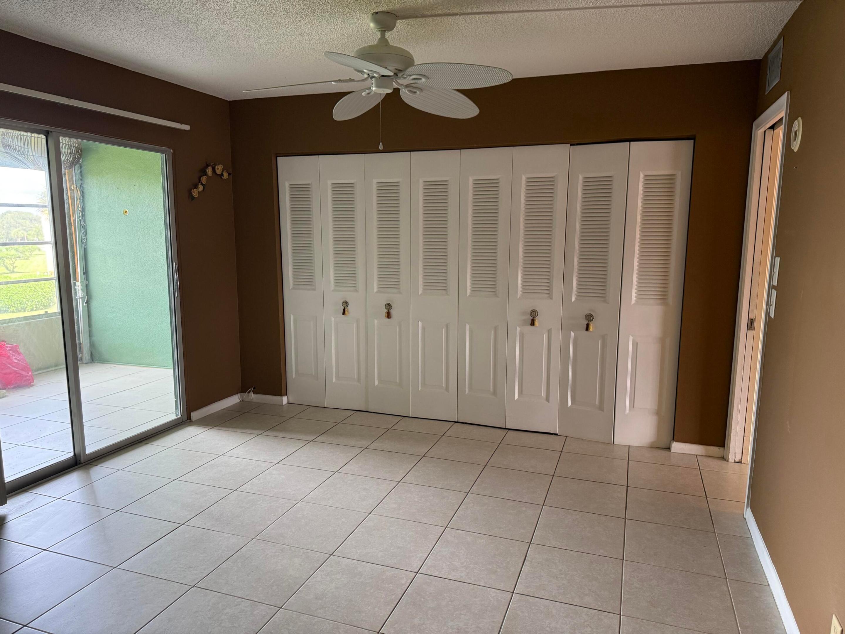 332 Dover B Property Photo 9