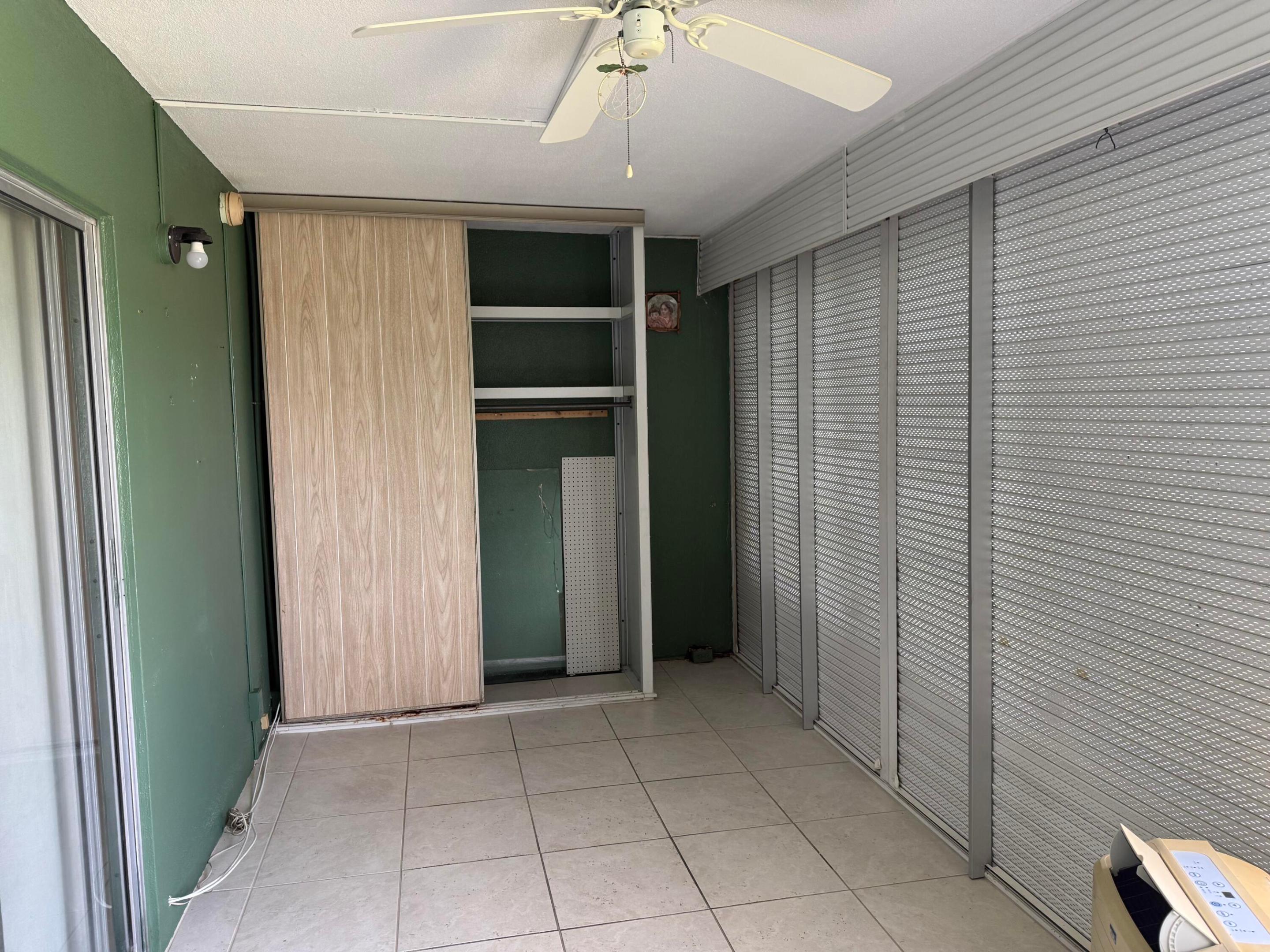 332 Dover B Property Photo 15
