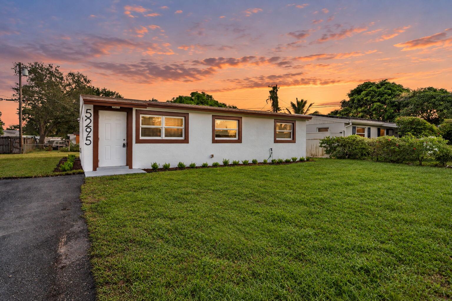 5295 Helene Place Property Photo 1