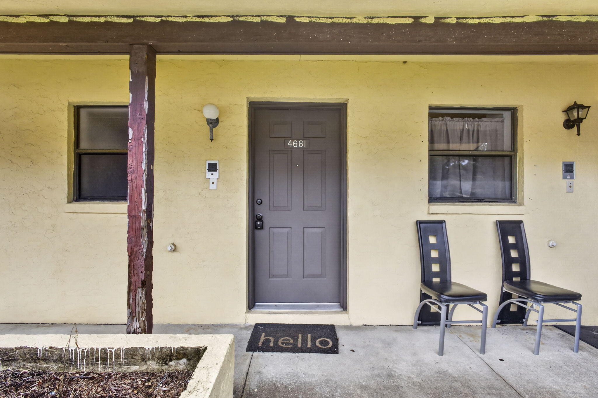 4661 PERTH Road Property Photo 1