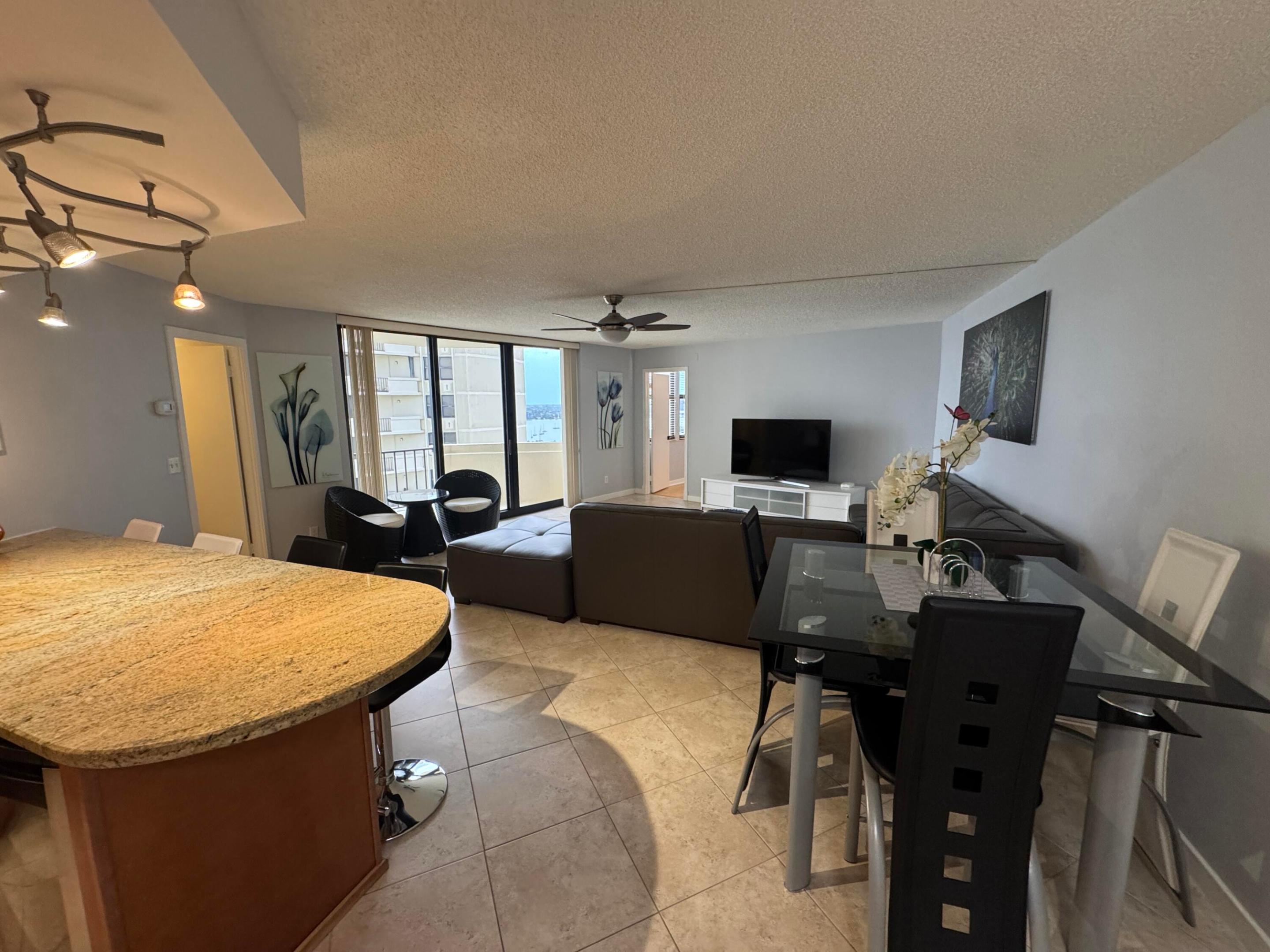 2800 N Ocean Drive A-22b Property Photo 4