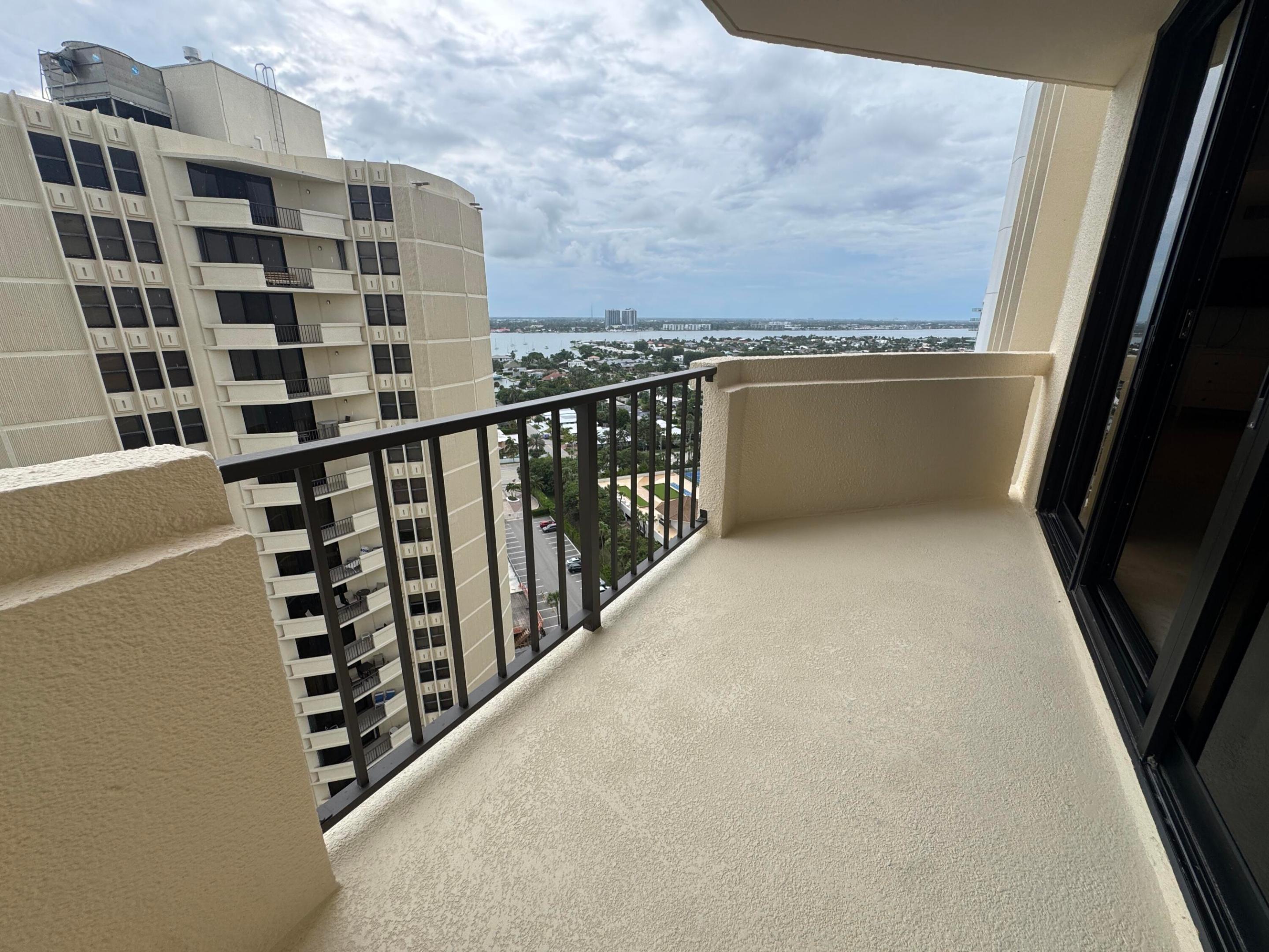2800 N Ocean Drive A-22b Property Photo 8