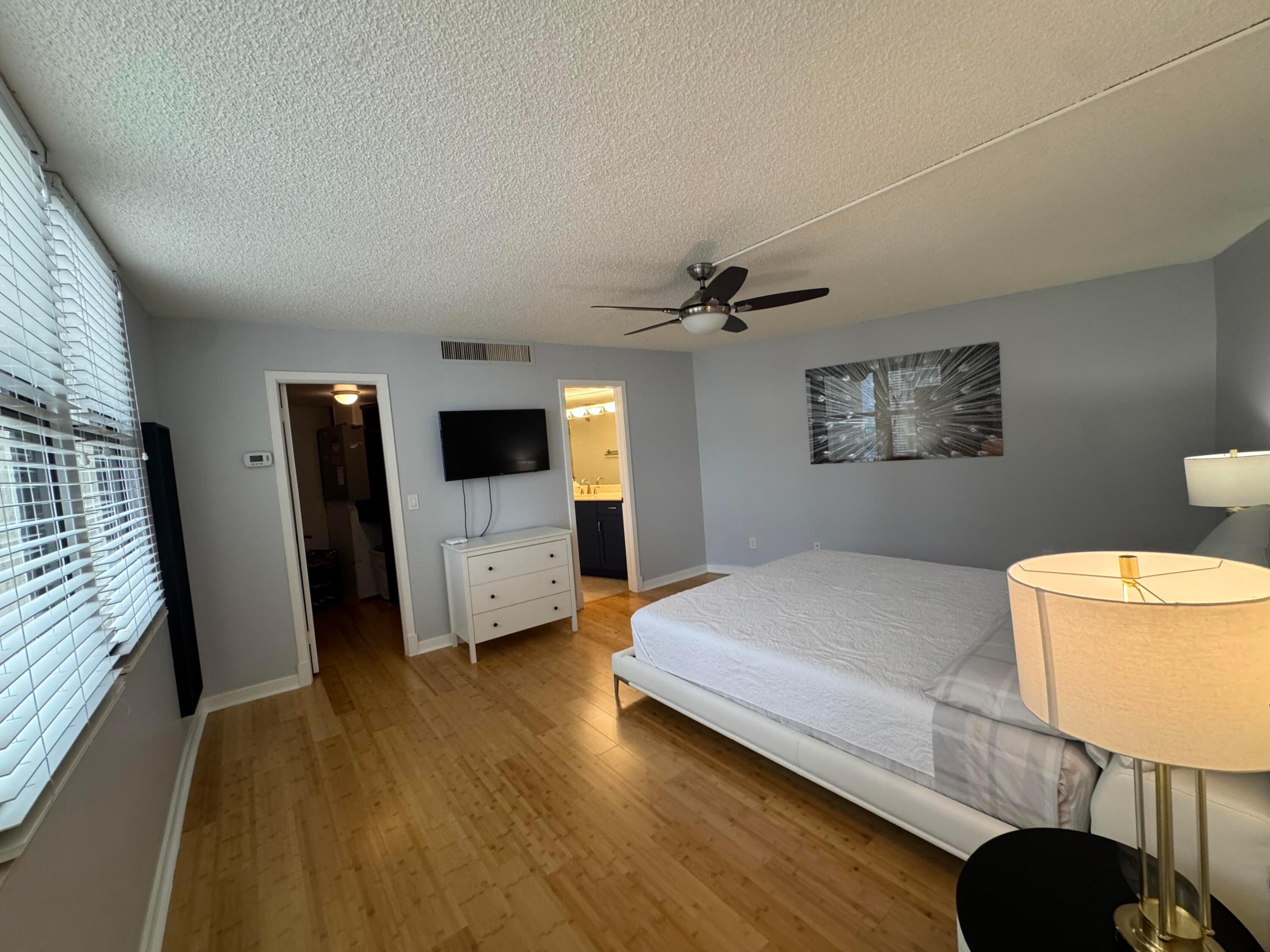 2800 N Ocean Drive A-22b Property Photo 9