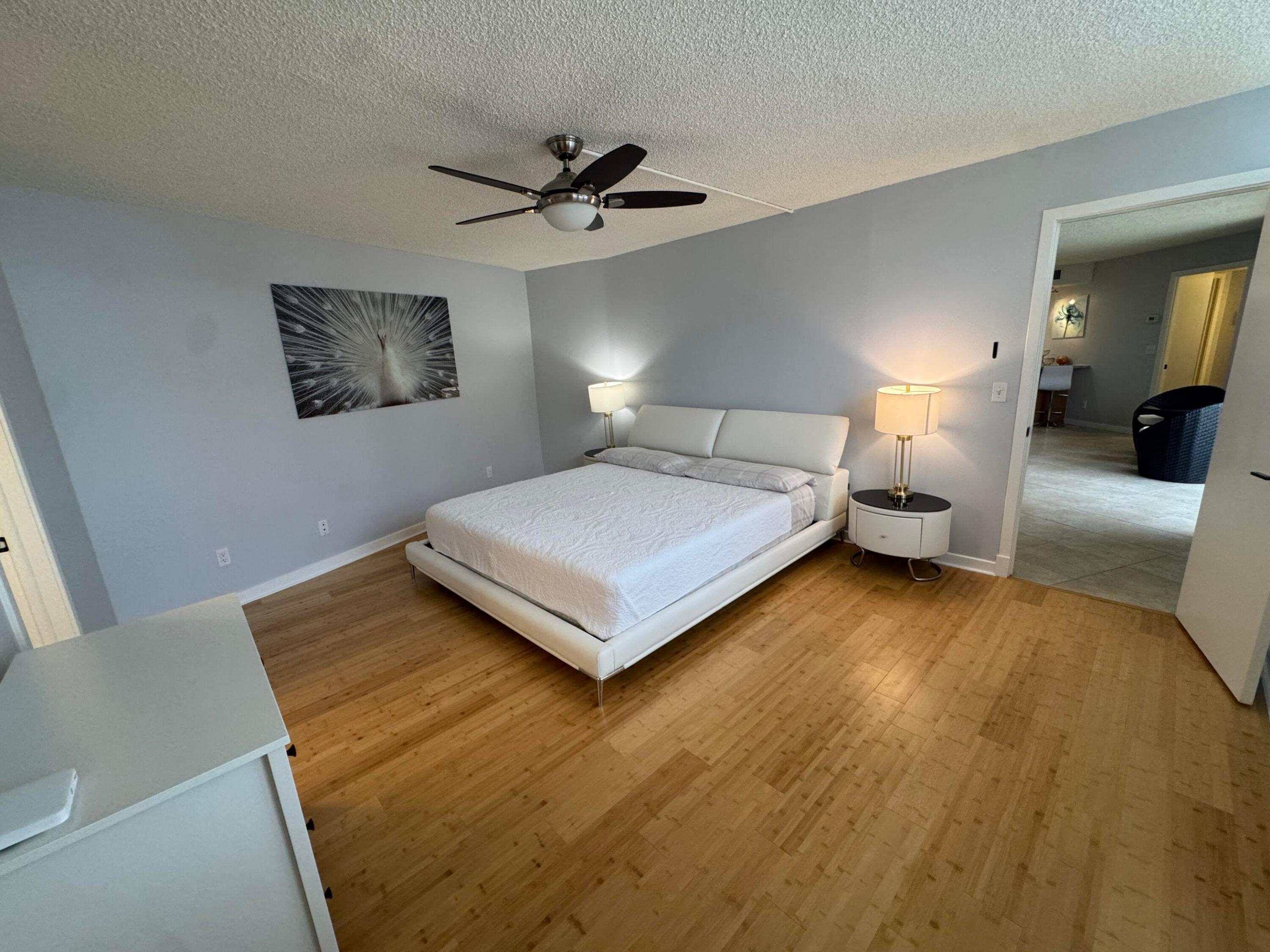 2800 N Ocean Drive A-22b Property Photo 11