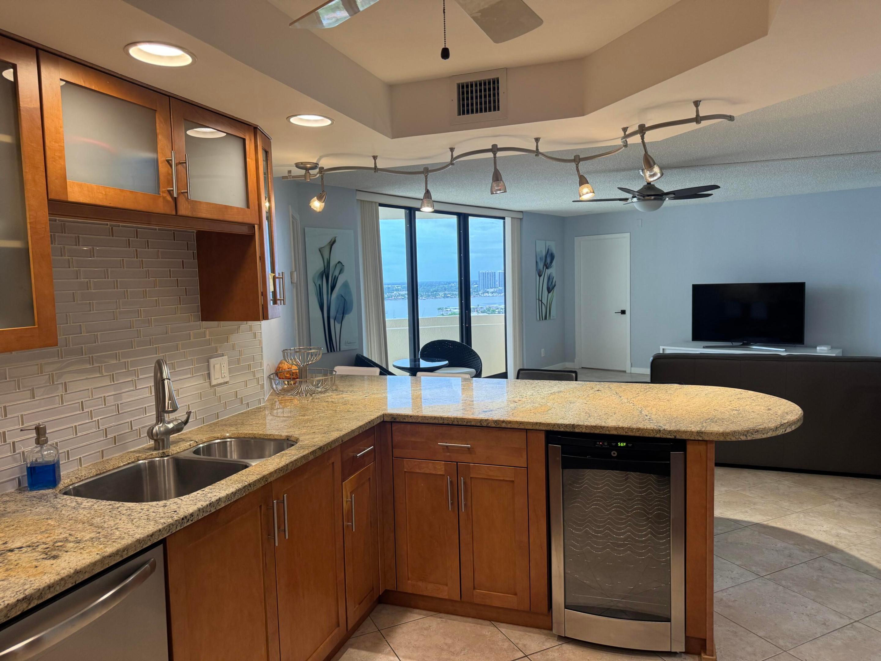 2800 N Ocean Drive A-22b Property Photo 20