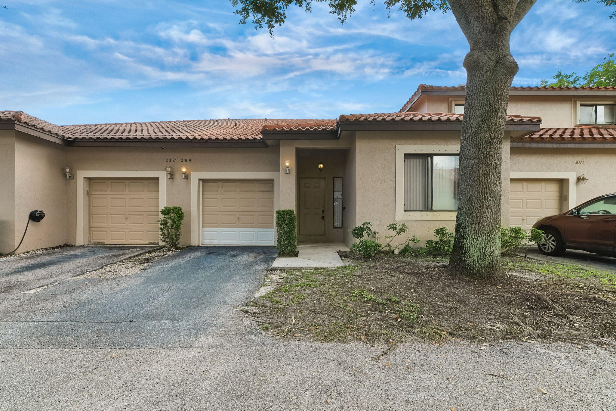 3069 La Mirage Drive Property Photo 1