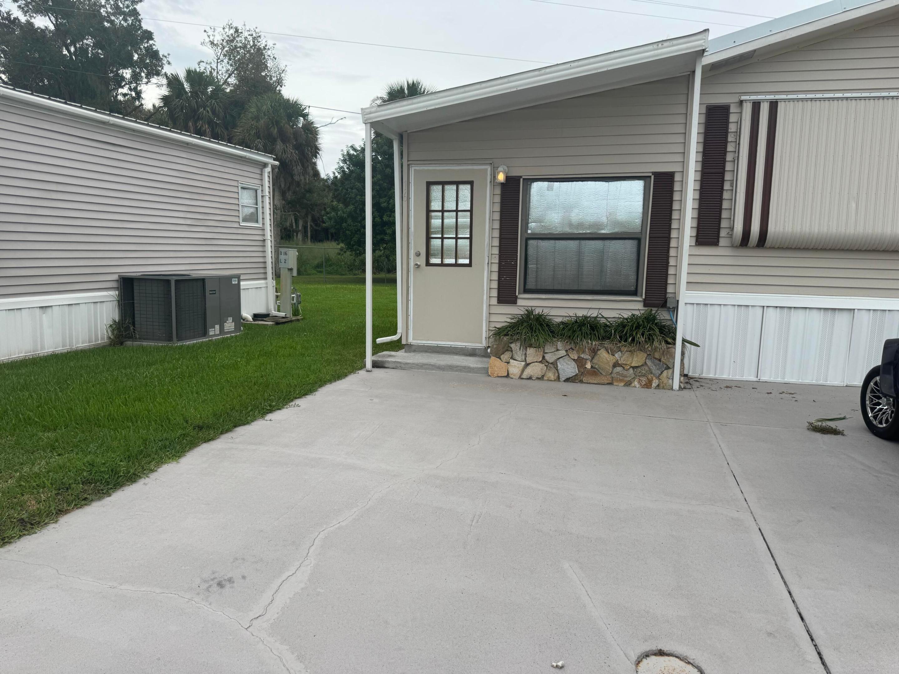 5602 Se 67th Avenue Property Photo 1