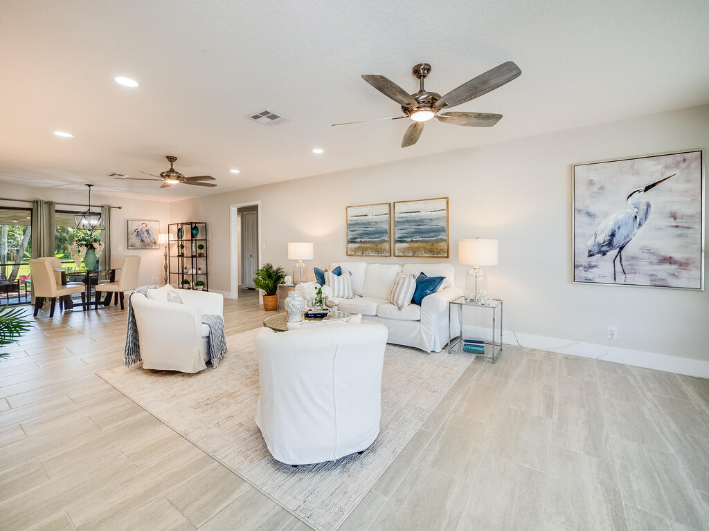 4240 Mango Tree Court B Property Photo 4