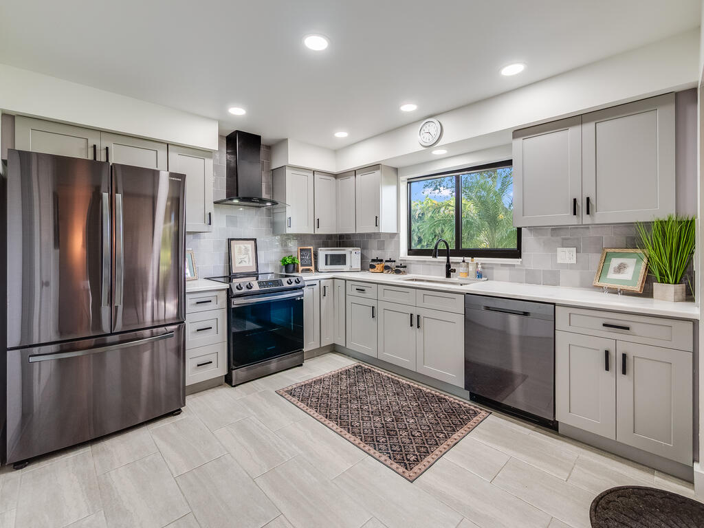 4240 Mango Tree Court B Property Photo 10