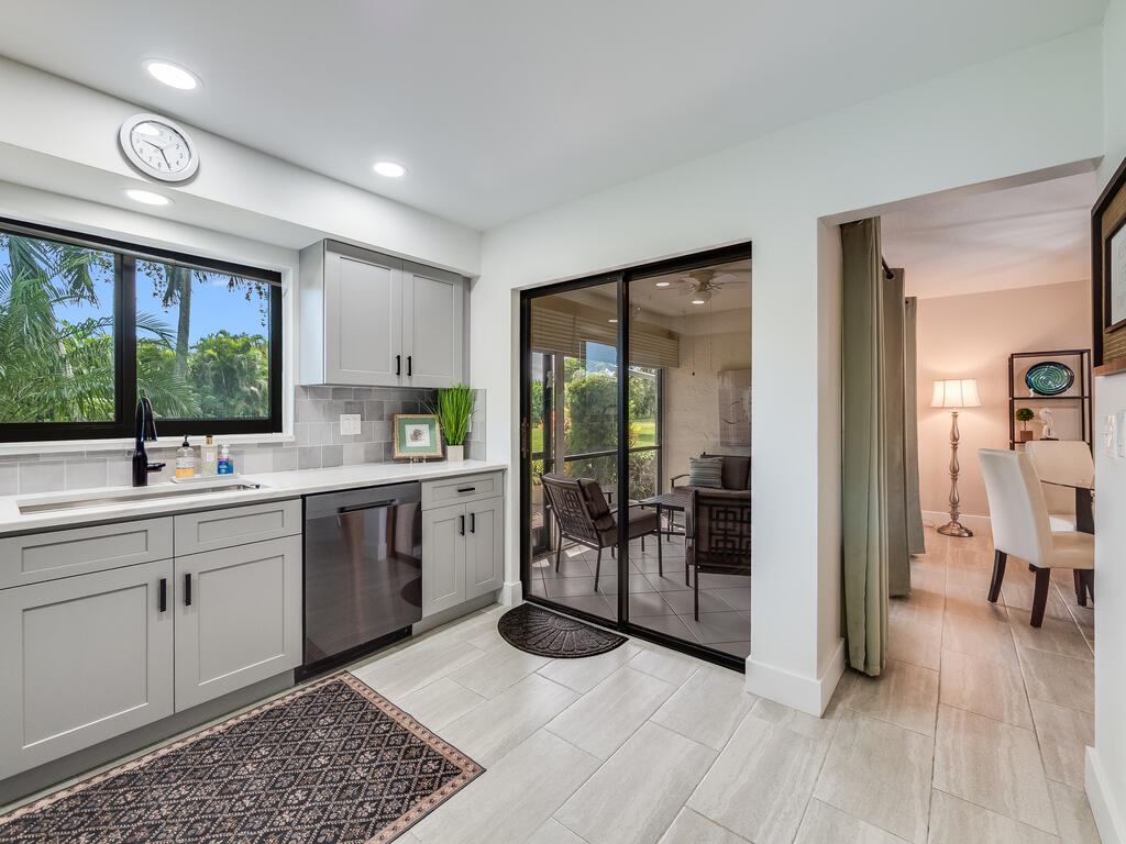 4240 Mango Tree Court B Property Photo 12