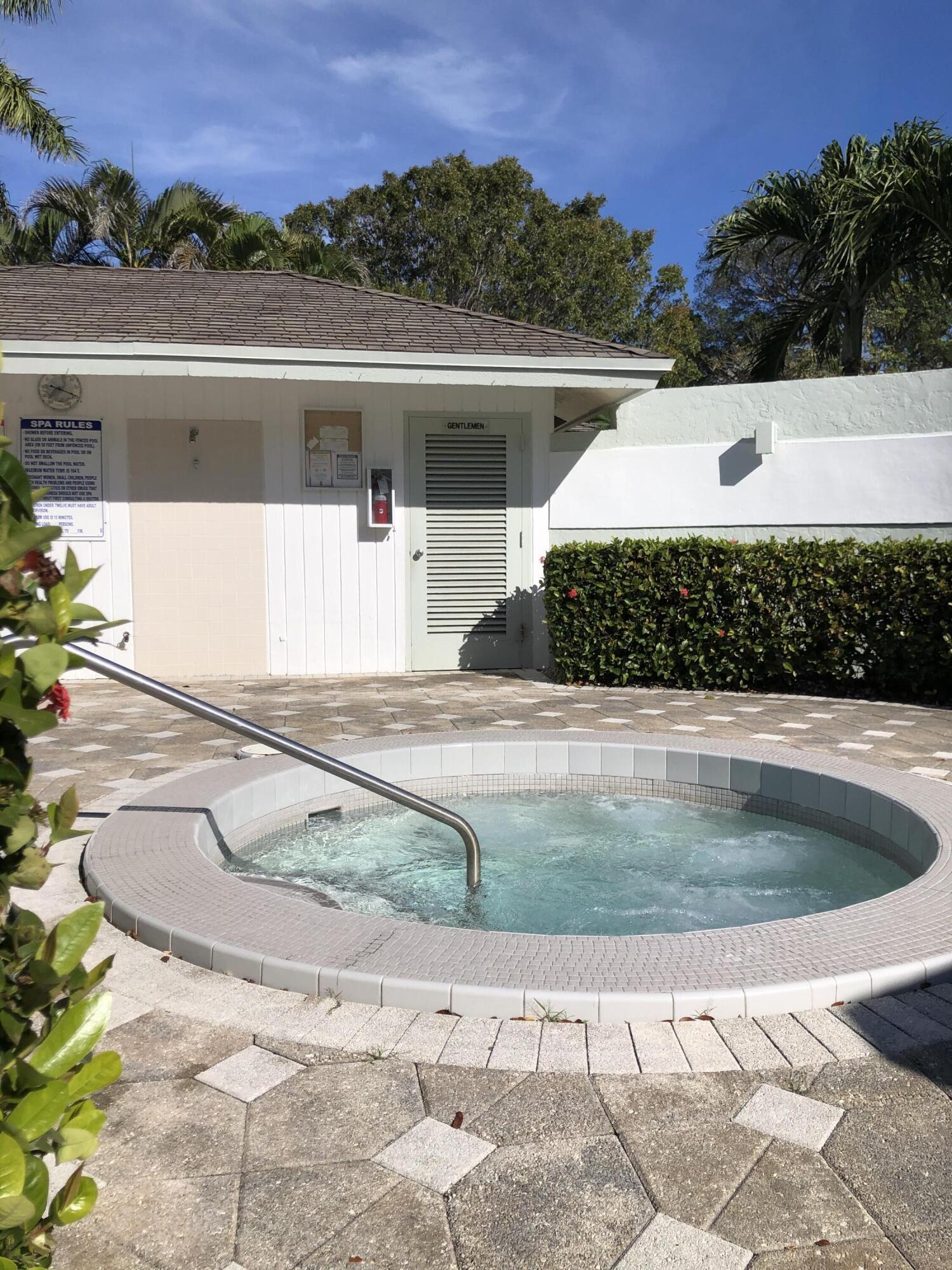1405 S Federal Highway 111 Property Photo 5