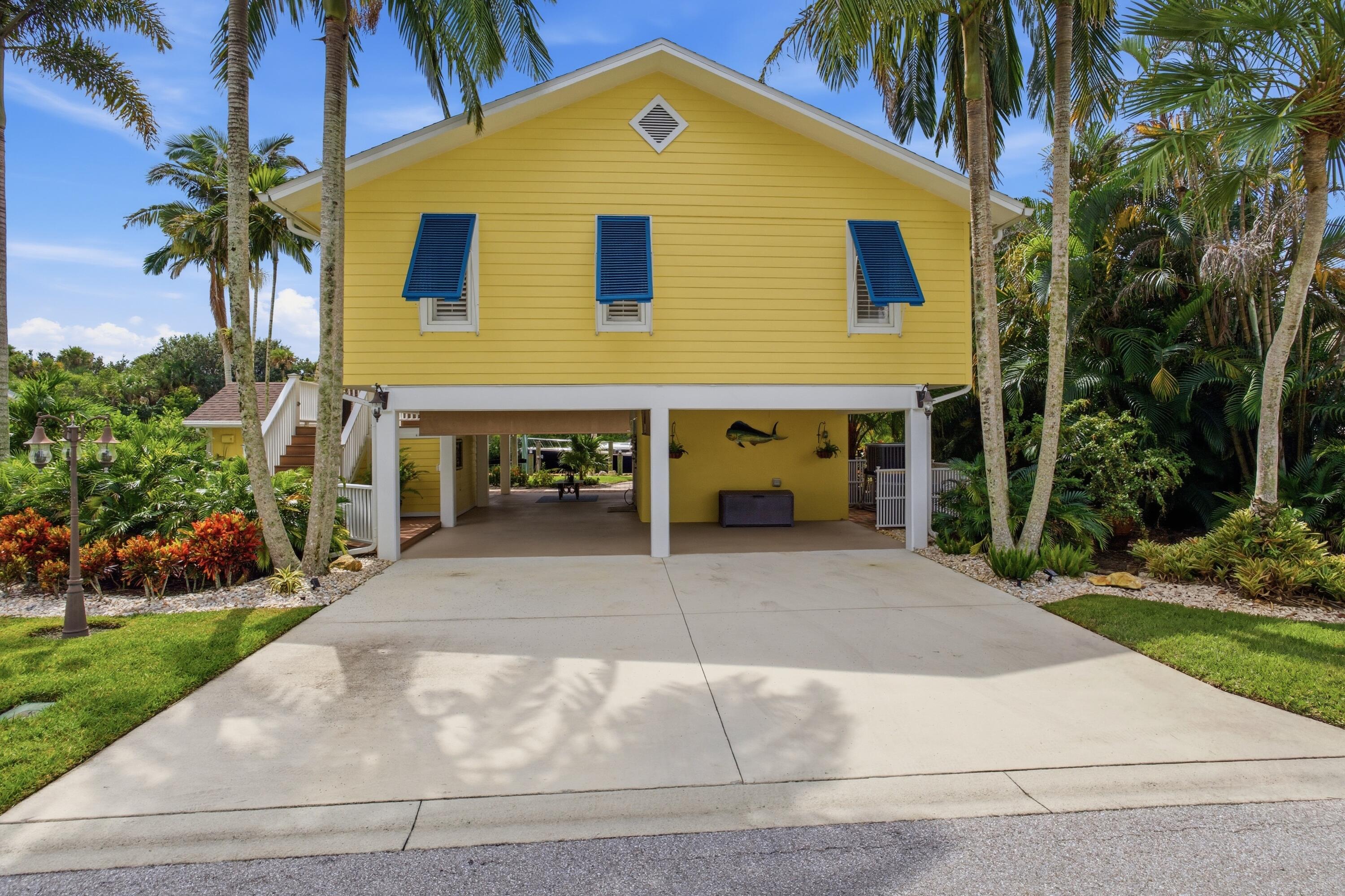 690 Sw Salerno Road Property Photo 4