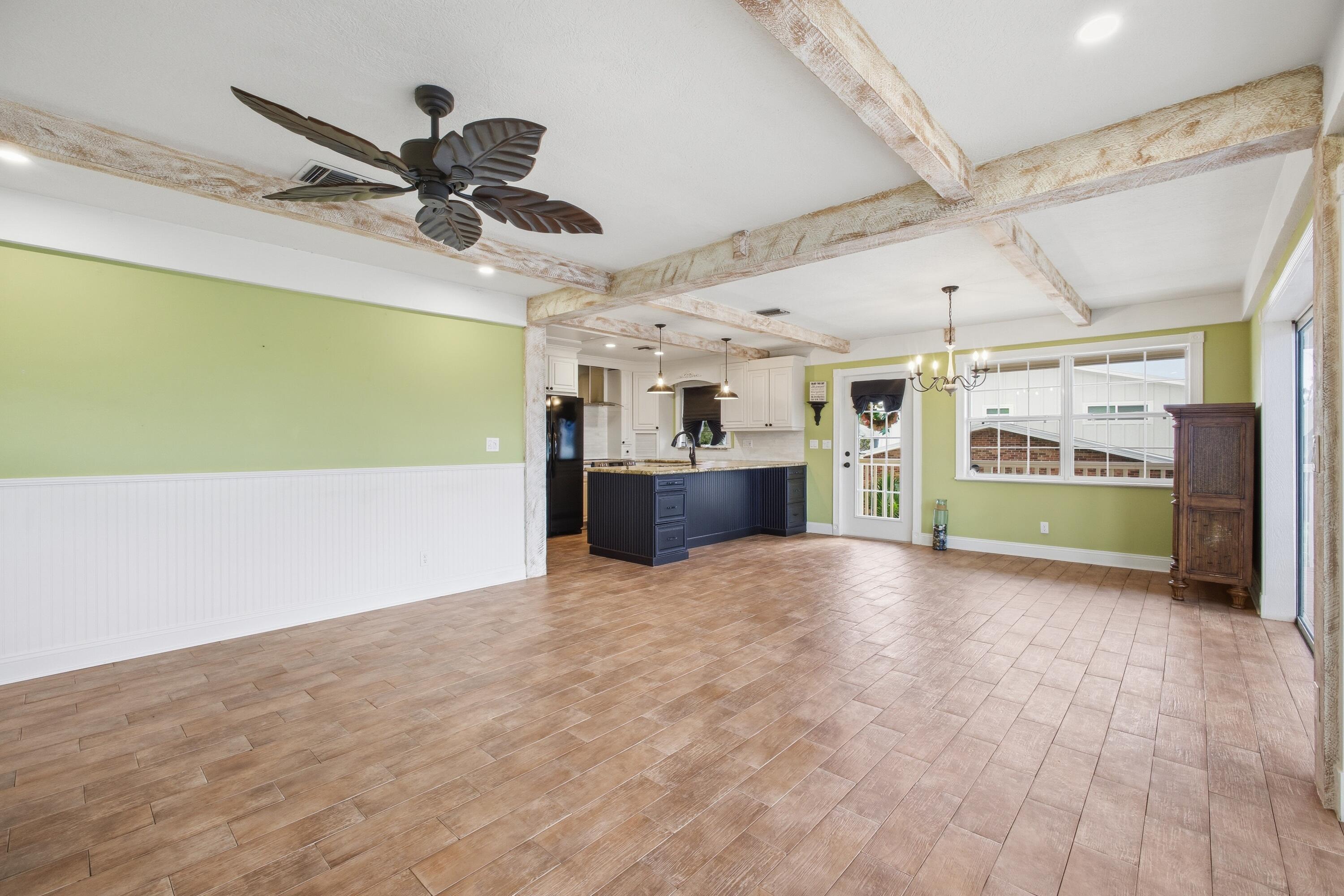 690 Sw Salerno Road Property Photo 12