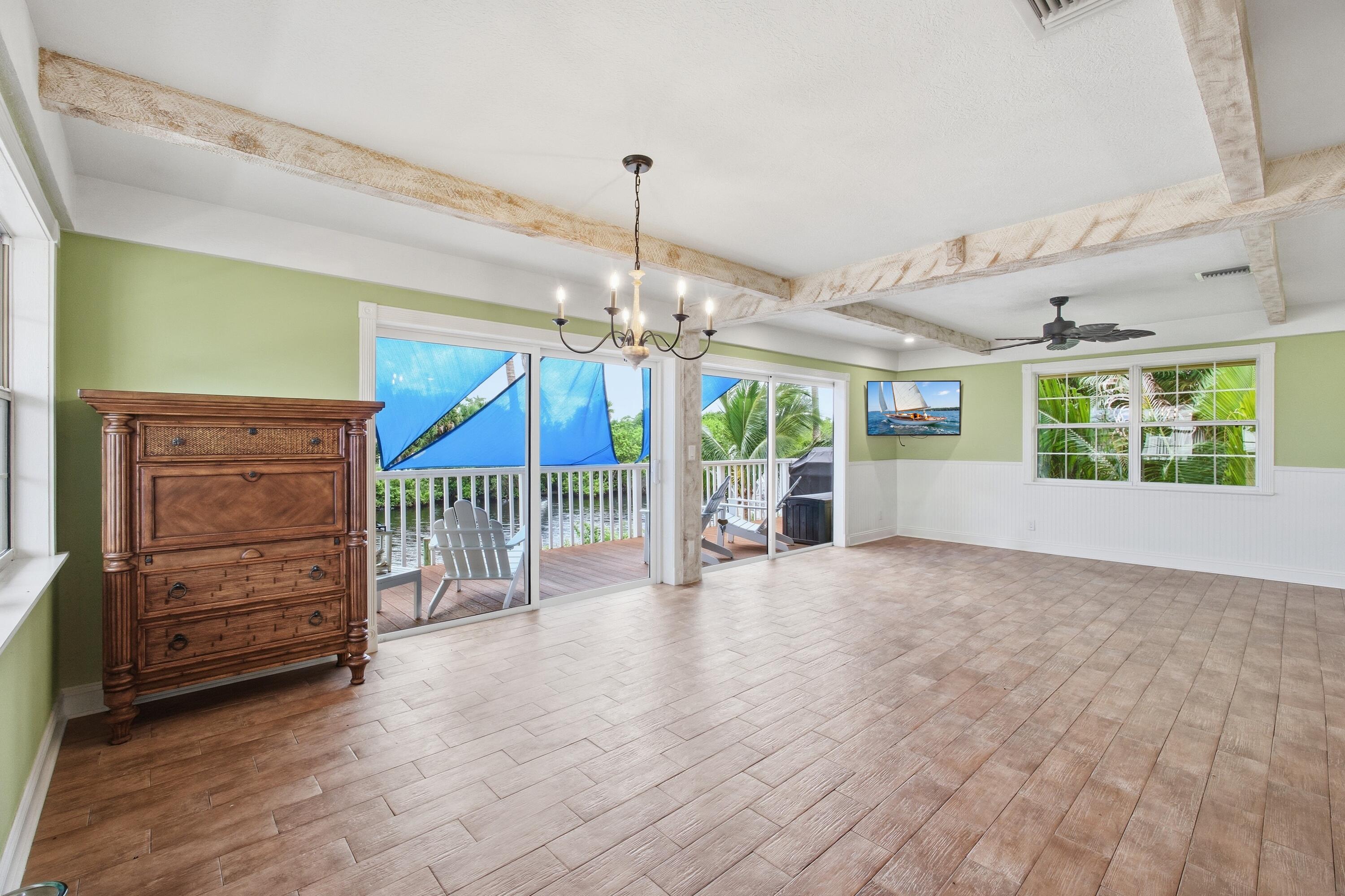 690 Sw Salerno Road Property Photo 14