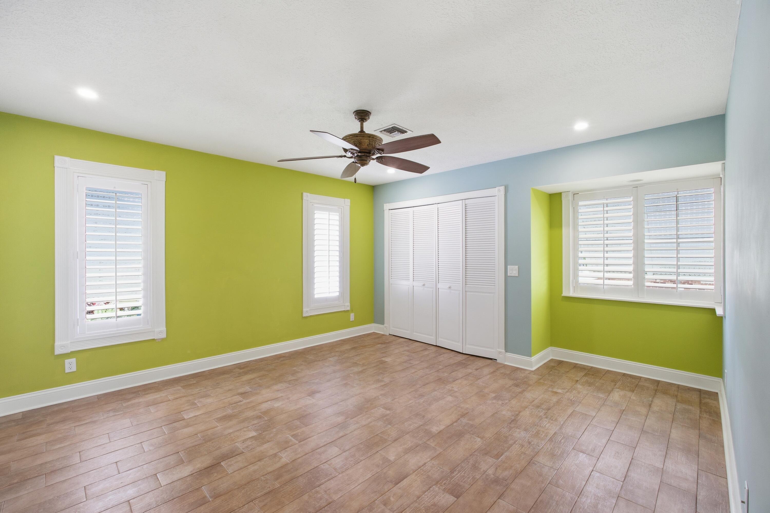 690 Sw Salerno Road Property Photo 15