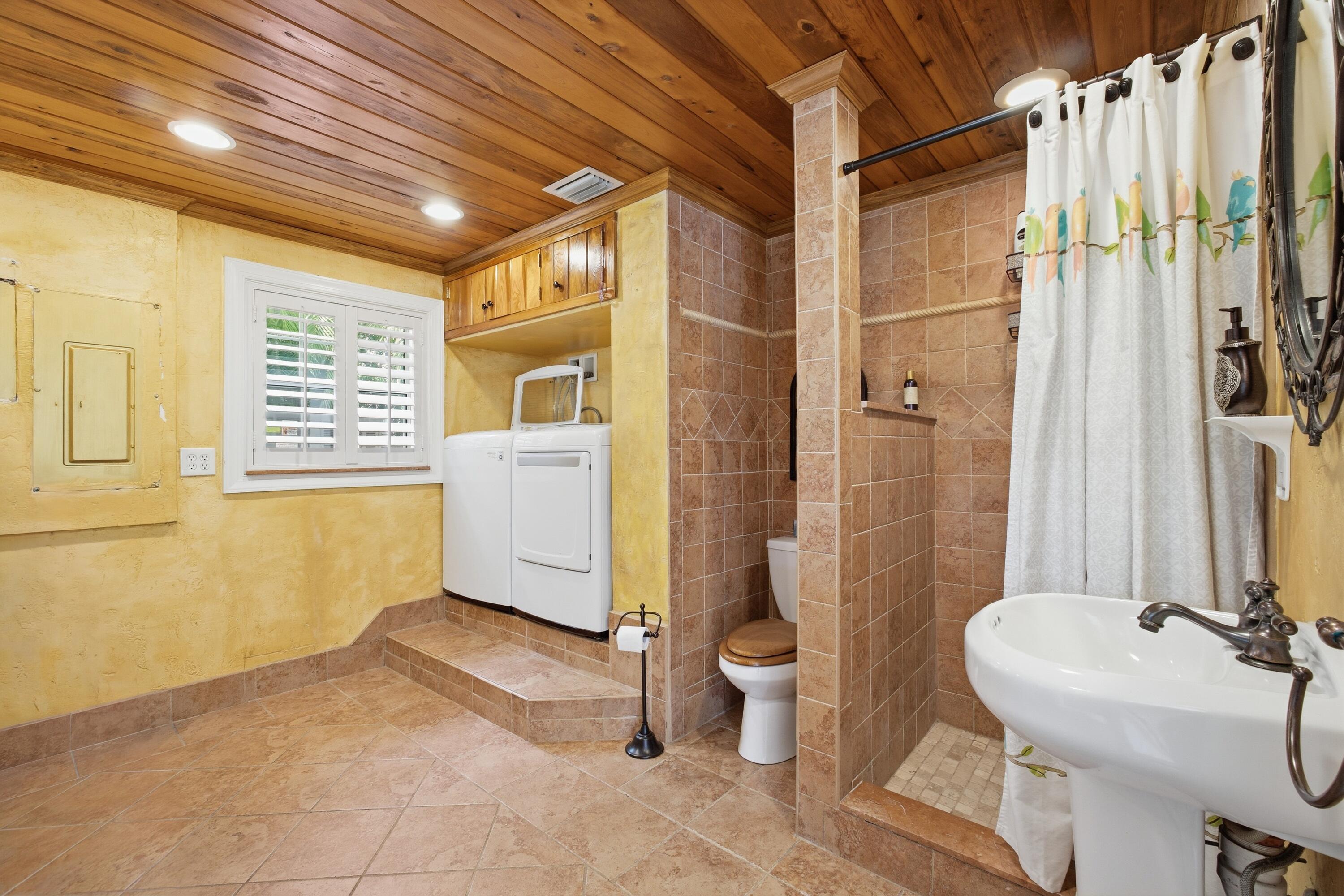 690 Sw Salerno Road Property Photo 22