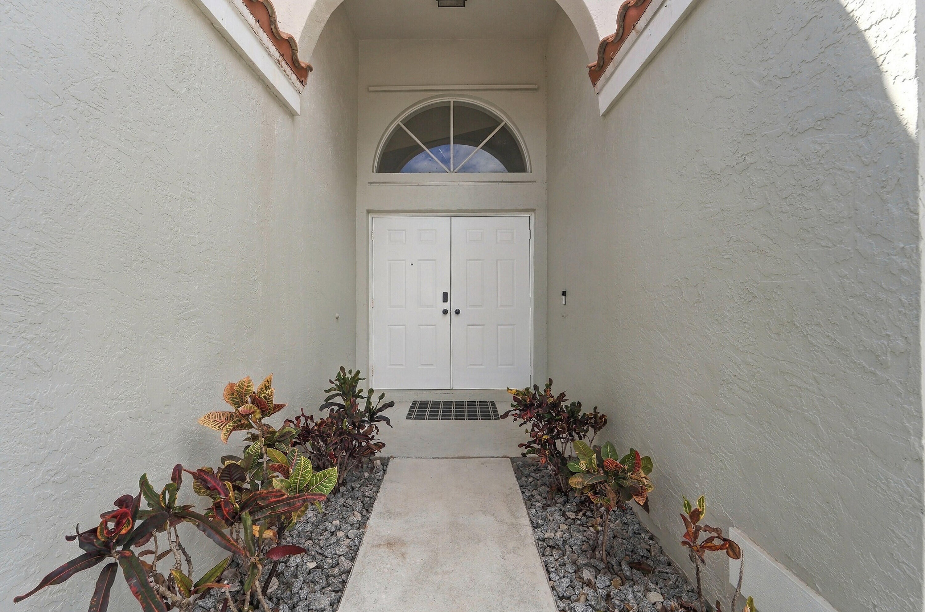 1317 Fairfax Circle E Property Photo 4