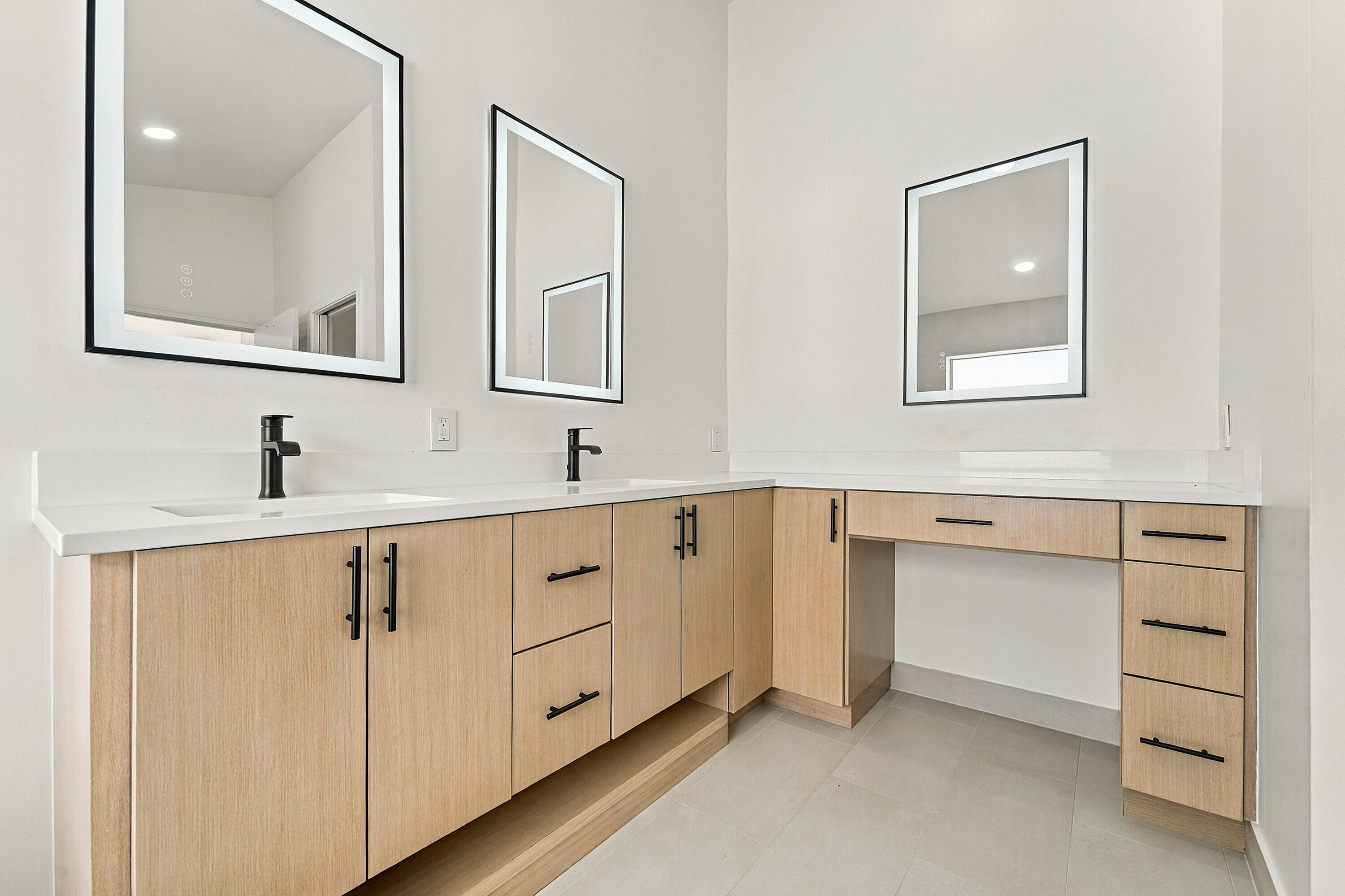 1317 Fairfax Circle E Property Photo 19