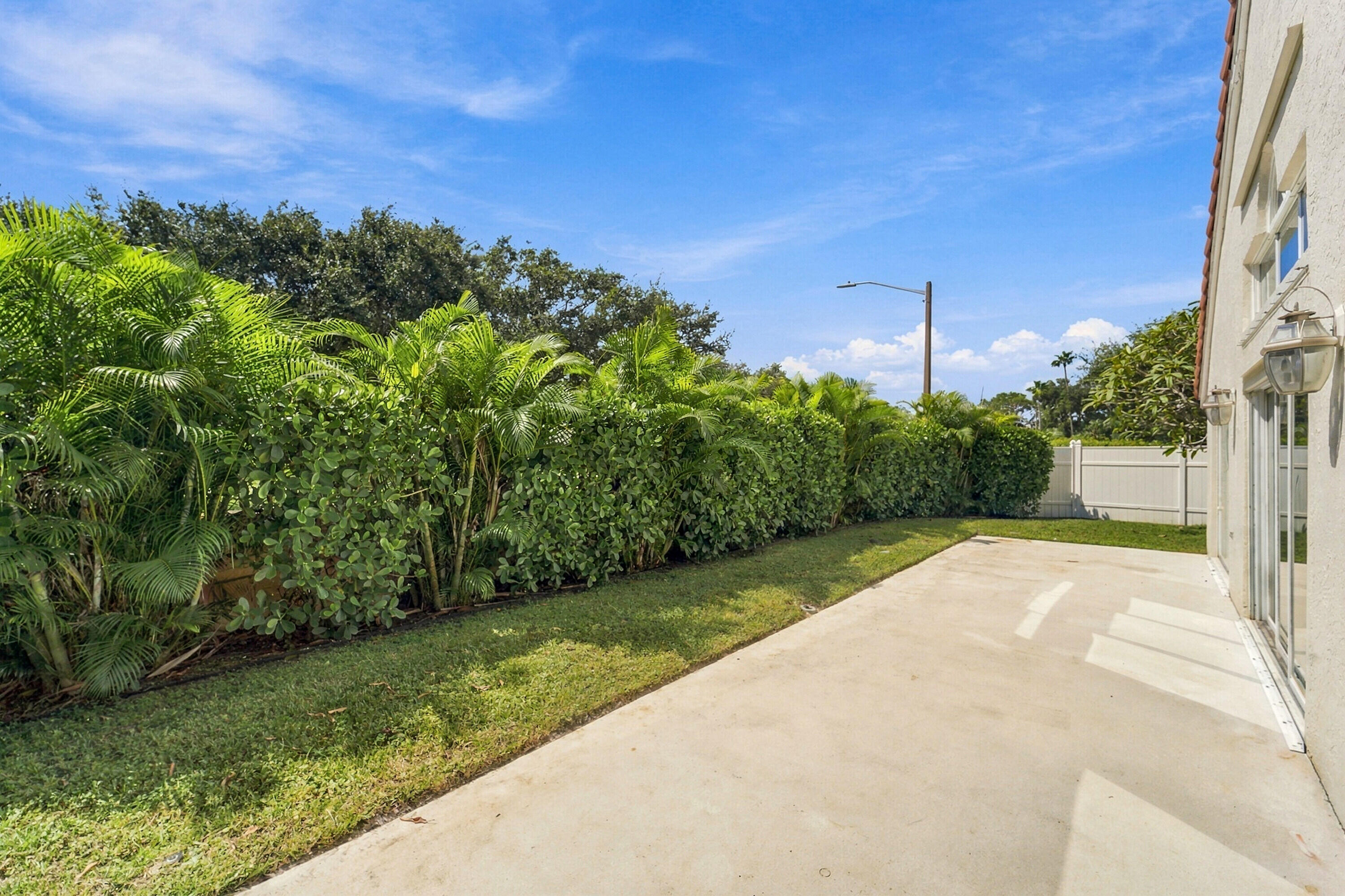 1317 Fairfax Circle E Property Photo 32